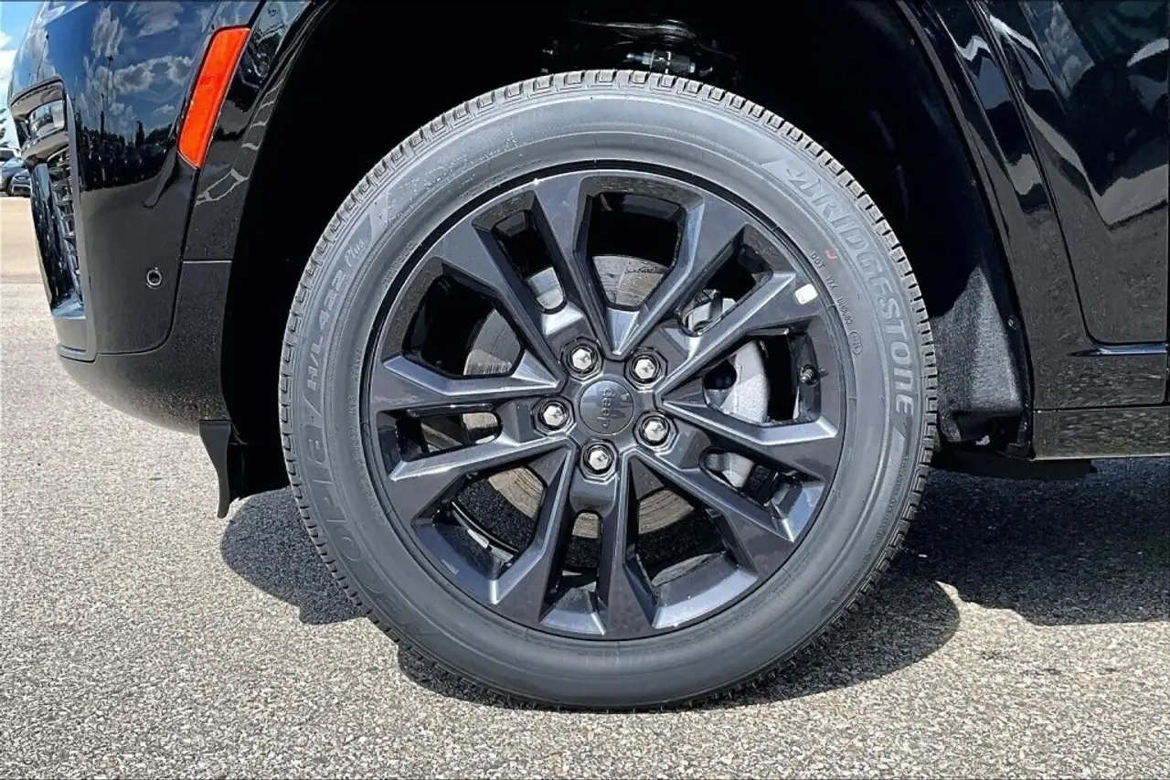 Jeep Grand Cherokee снимка Jeep Grand Cherokee