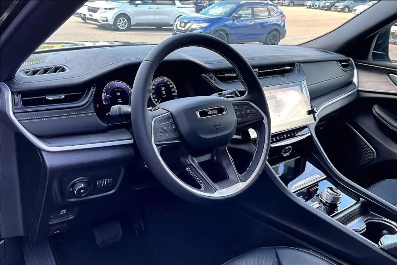 Jeep Grand Cherokee снимка Jeep Grand Cherokee