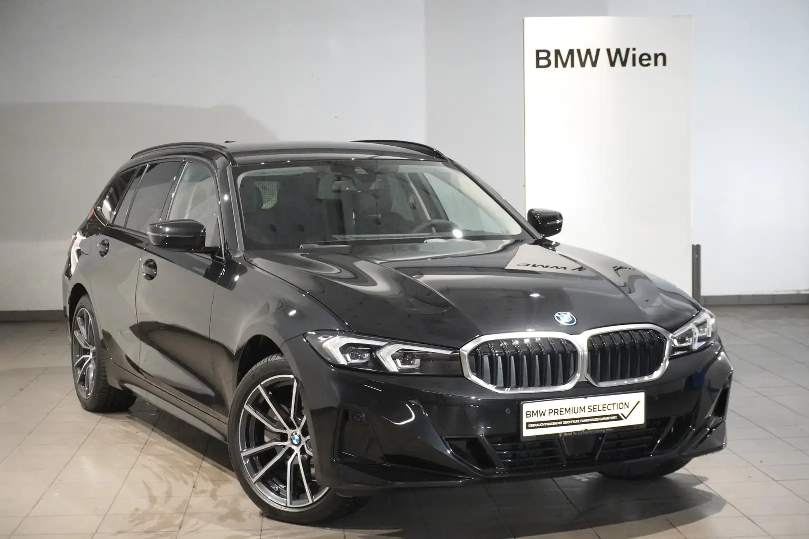 BMW 330 330e xDrive Schwarz - 1