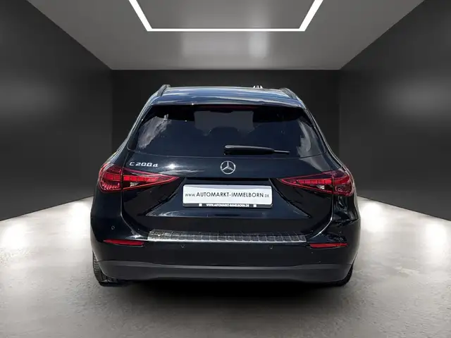 Mercedes-Benz C-Class view 9
