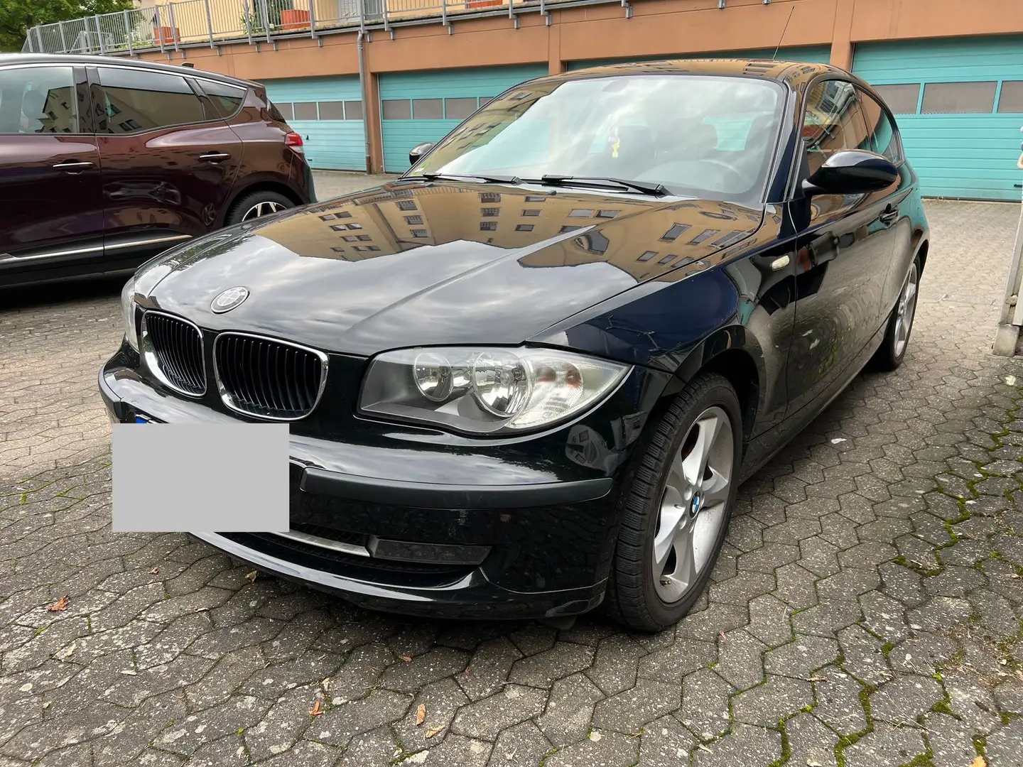 BMW 118 118i Aut. Schwarz - 1