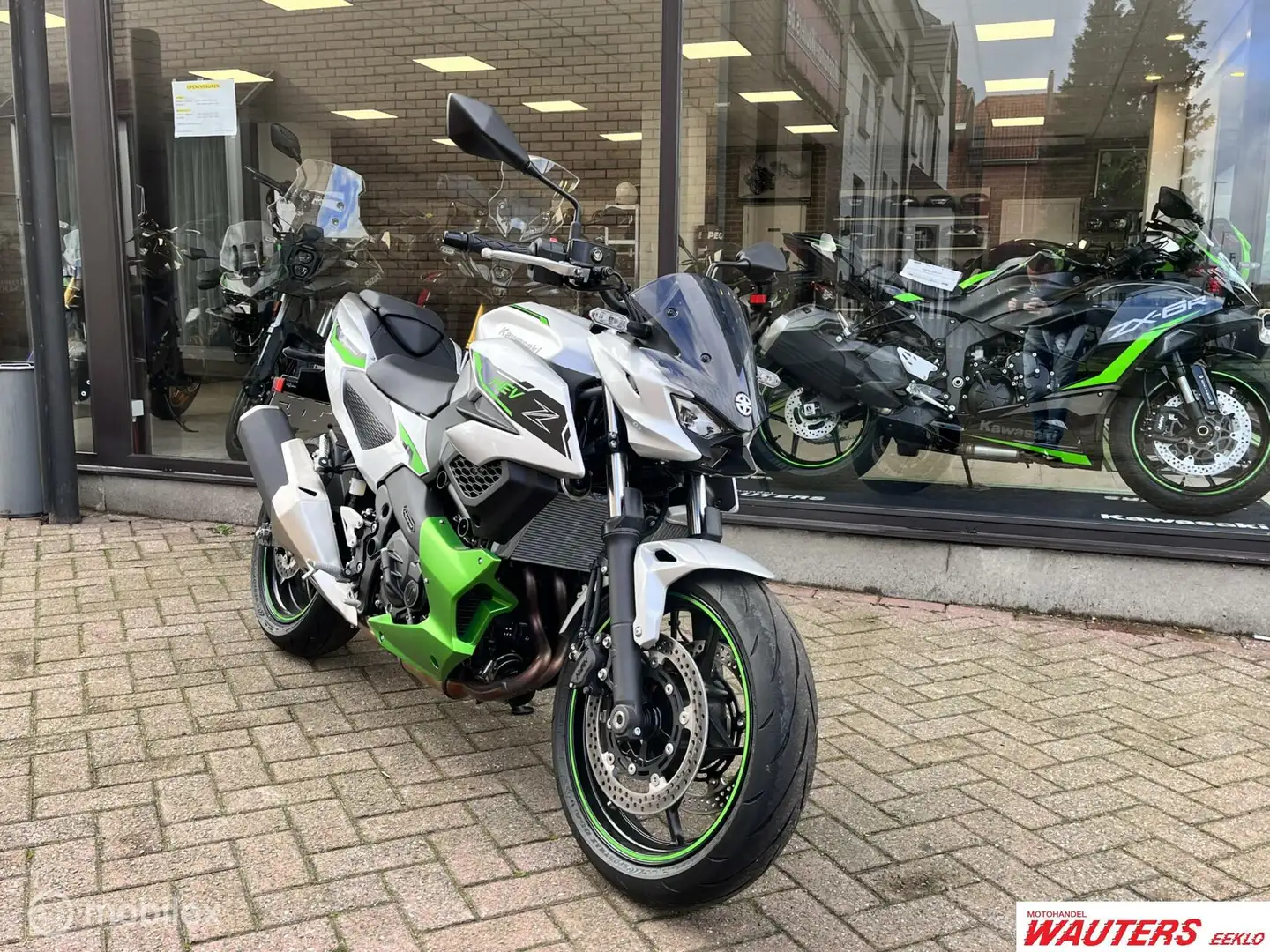 Kawasaki Z7 Hybrid Grey - 2