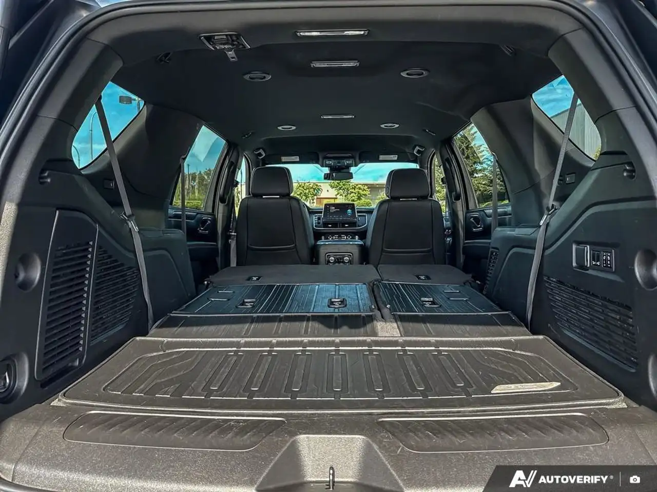 GMC Yukon снимка GMC Yukon