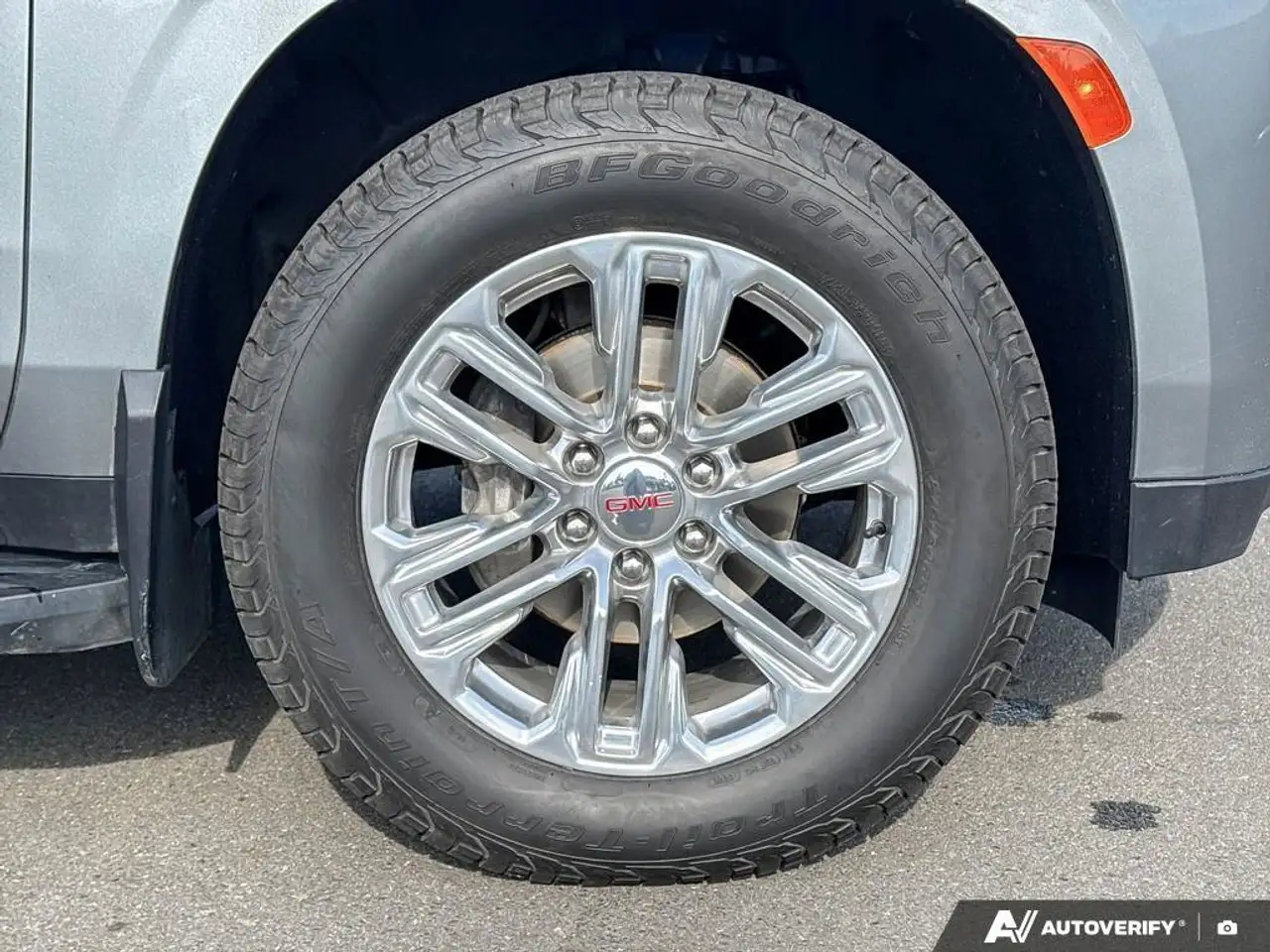GMC Yukon снимка GMC Yukon