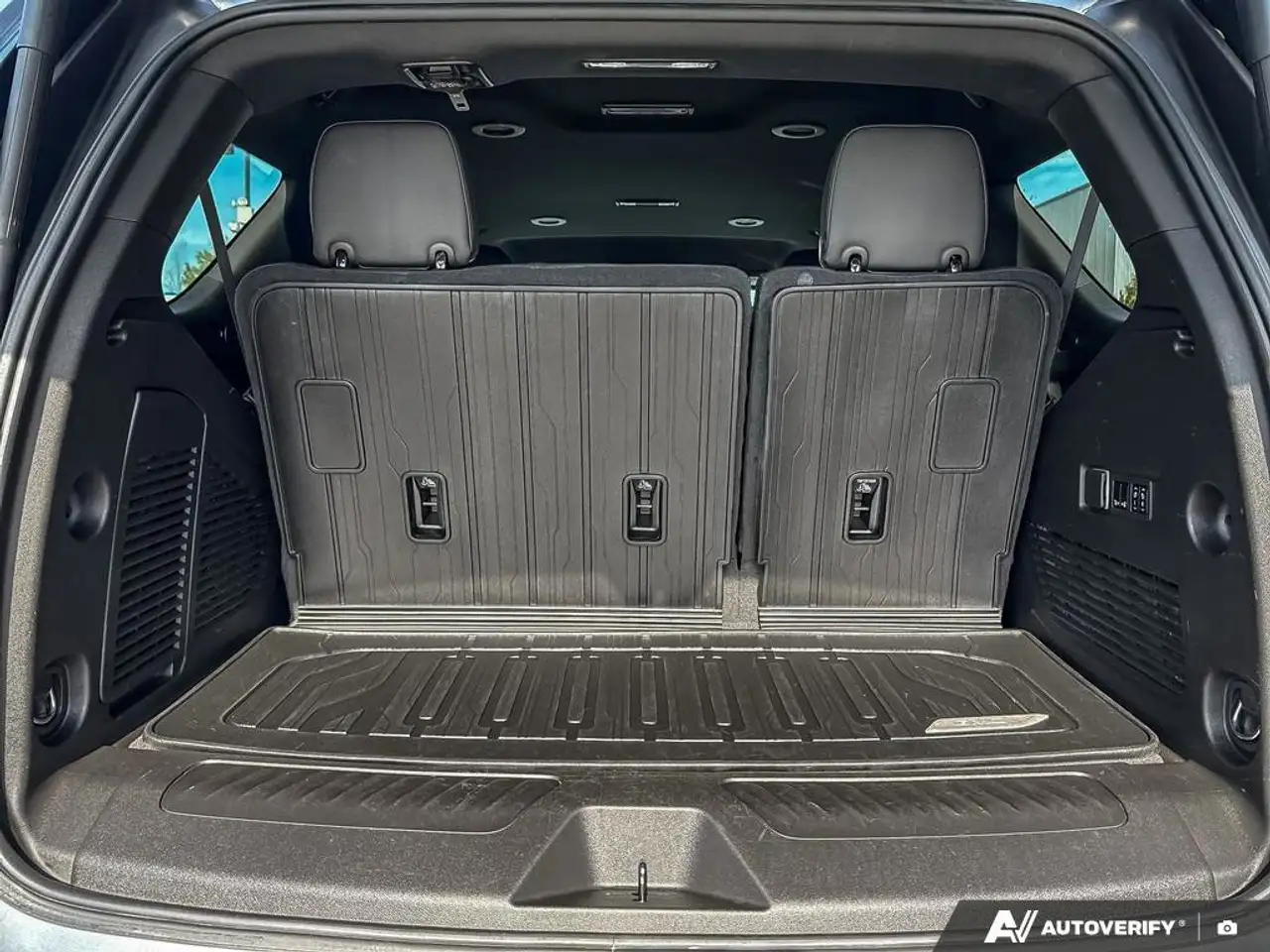 GMC Yukon снимка GMC Yukon