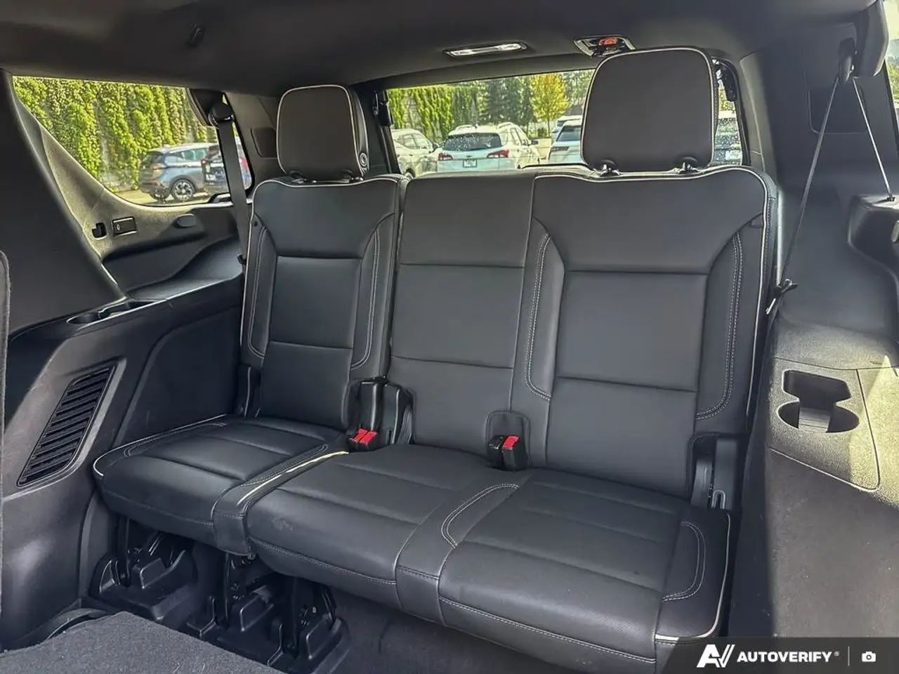 GMC Yukon снимка GMC Yukon