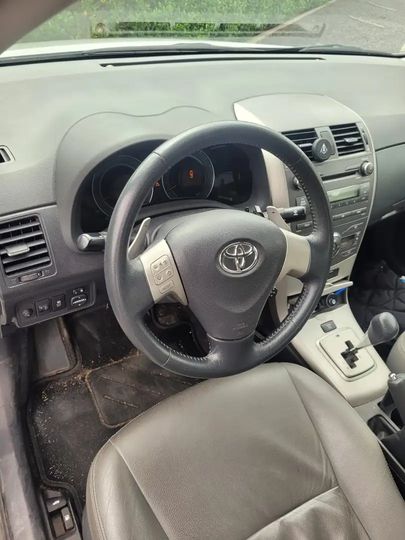 Toyota Corolla 1.6 VVT-i Automatik Edition - 1