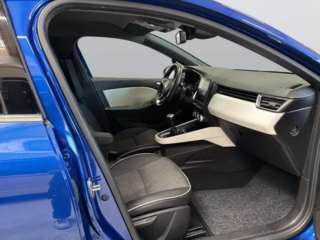 Renault Clio view 13