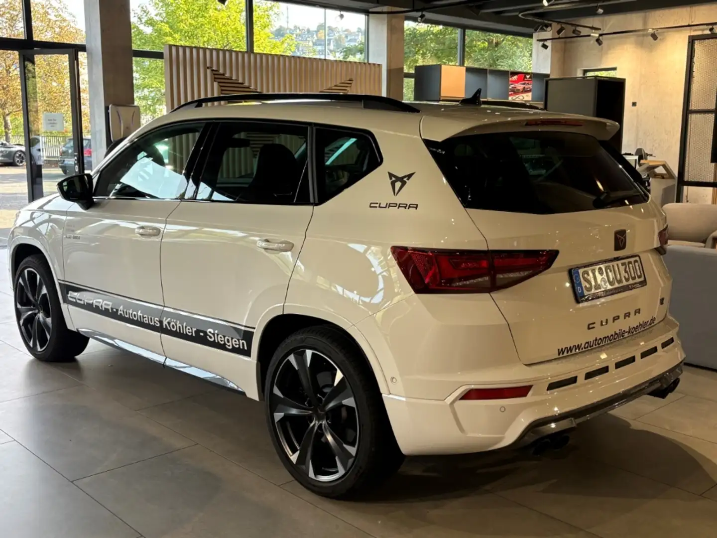 CUPRA Ateca VZ 4Drive 2.0 TSI AHK Navi 360 Kamera LED Weiß - 2