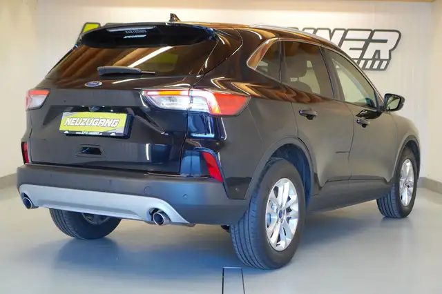 Ford Kuga view 4