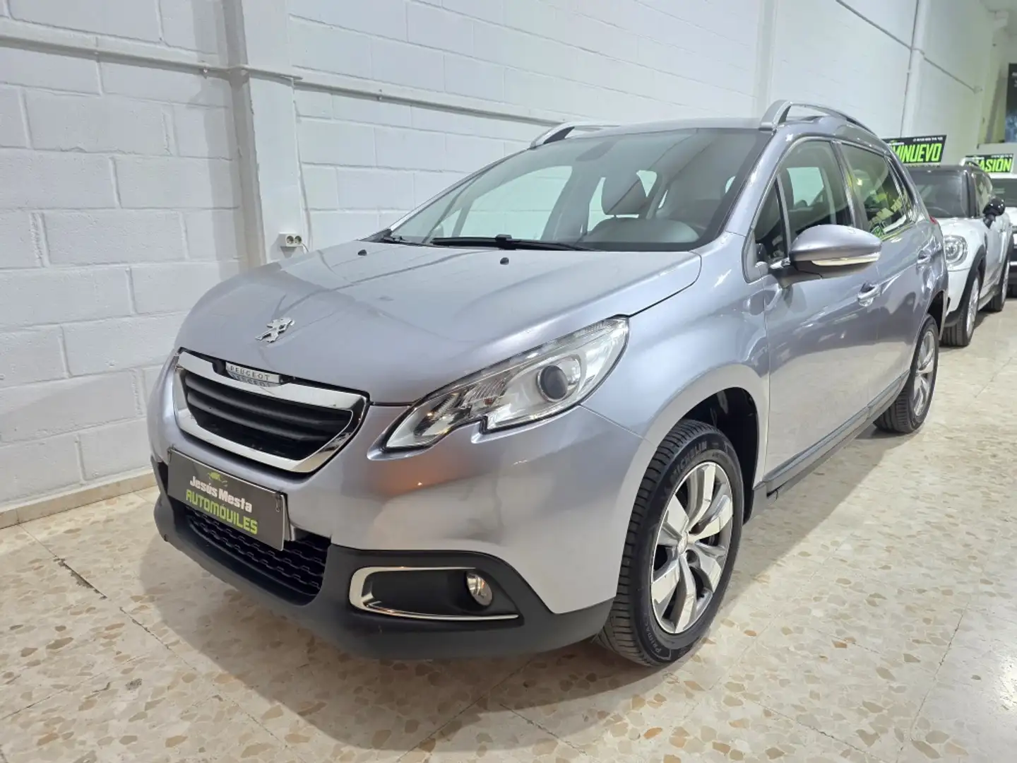 Peugeot 2008 1.2 VTI PureTech Active Gris - 1