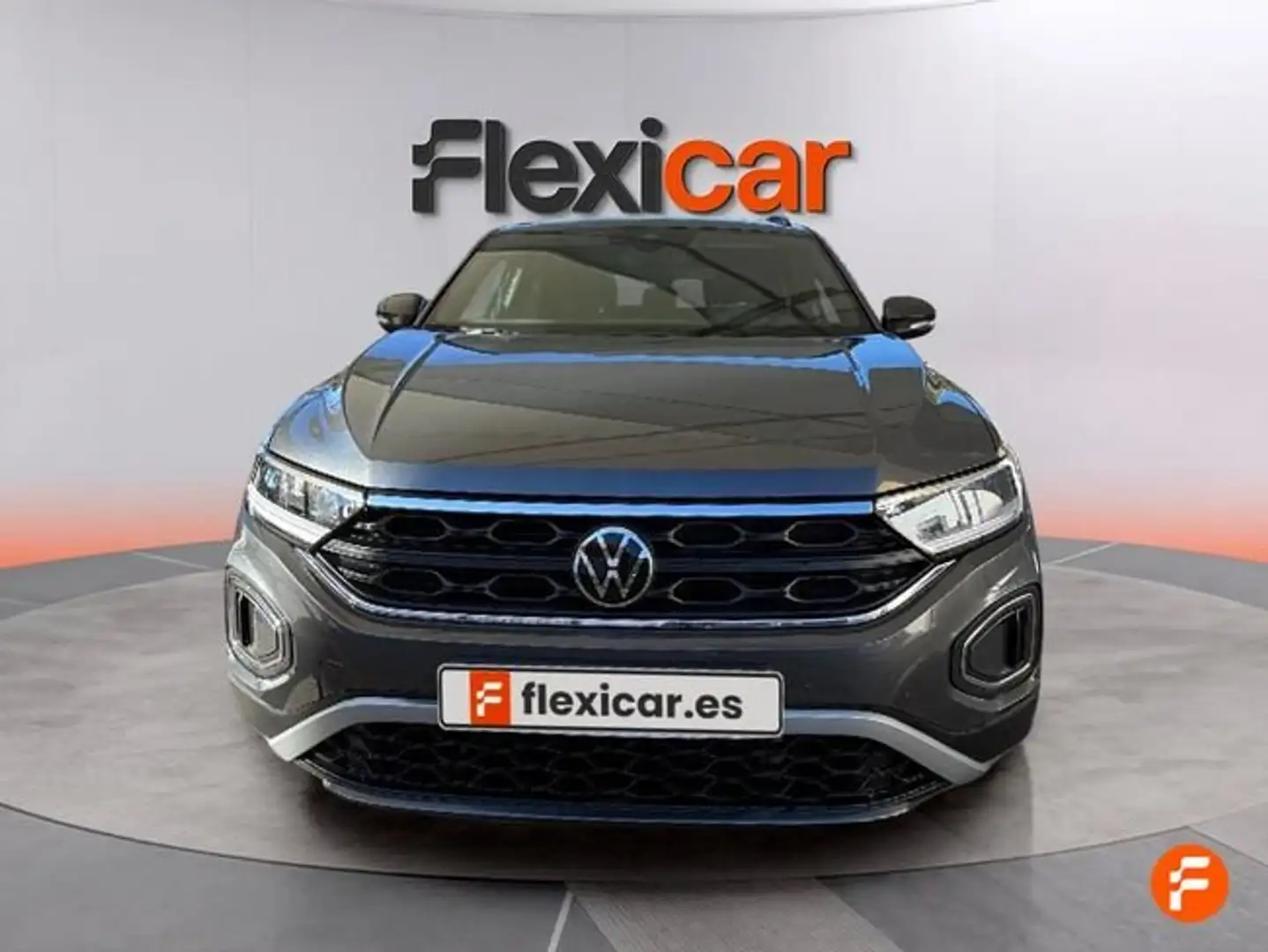 Volkswagen T-Roc 1.5 TSI Más DSG7 110KW Gris - 2