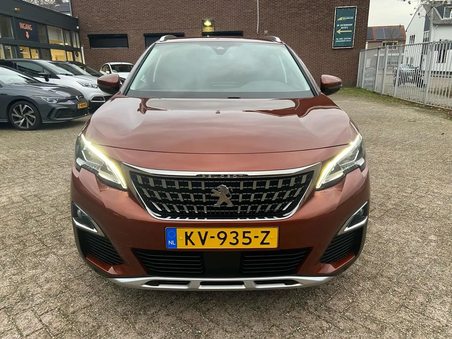 Peugeot 3008 1.2 PureTech Première 1e Eigenaar 85.275 Kilometer Braun - 2