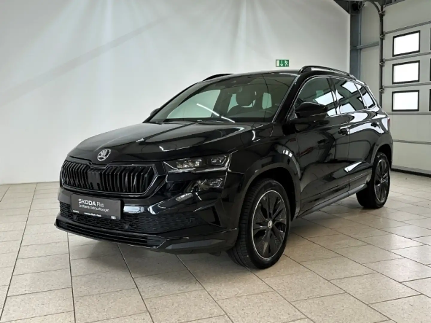 Skoda Karoq 1.5 TSI DSG Sportline Kamera Leder ACC Navi Schwarz - 2