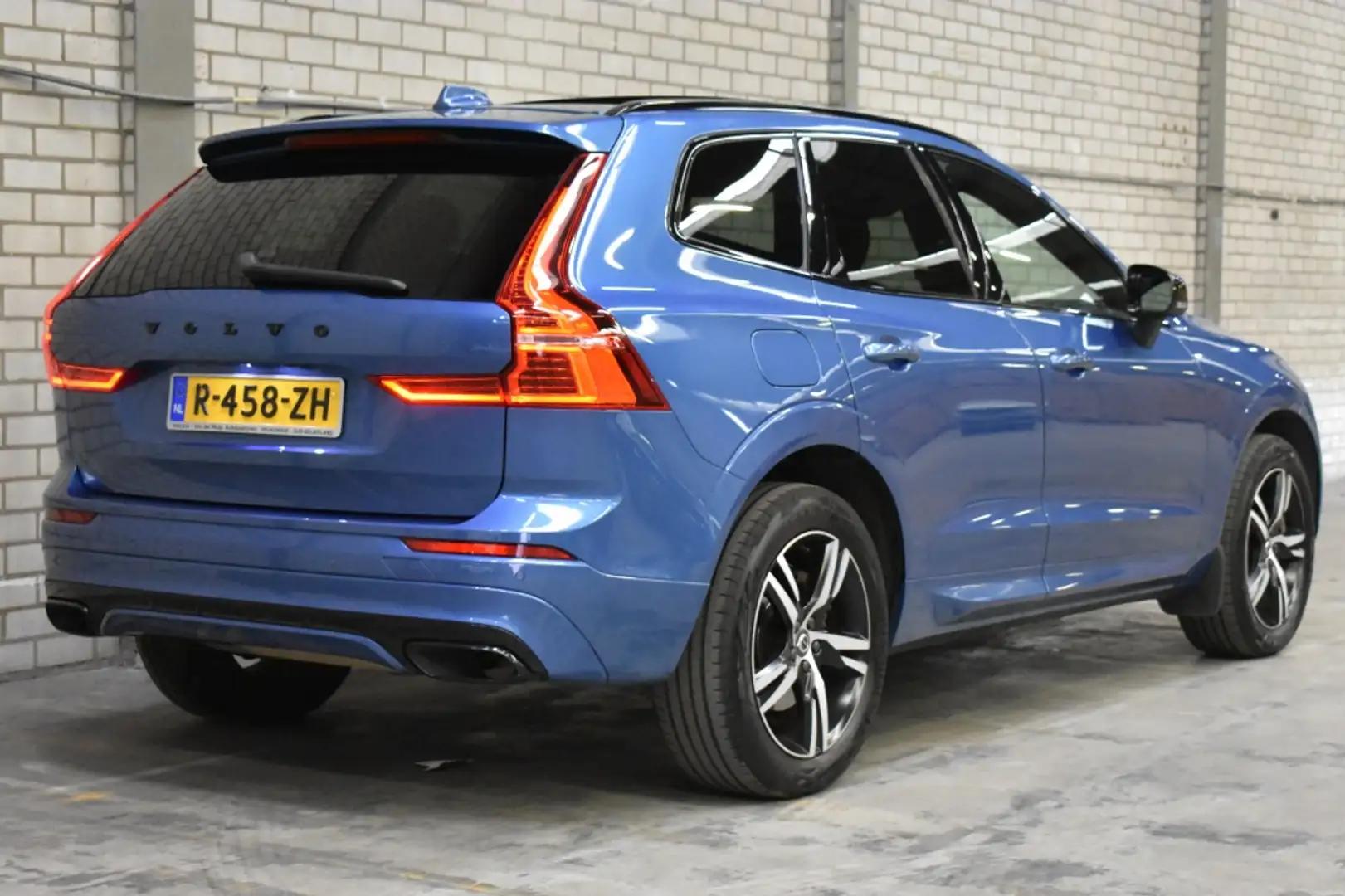 Volvo XC60 T8 390PK AWD R-Design | Trekhaak | BLIS | Harman/K Bleu - 2