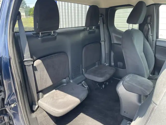Nissan Navara view 11