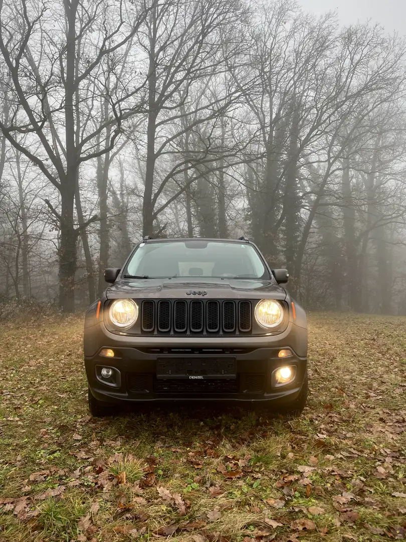 Jeep Renegade Renegade 2,0 MultiJet II 140 Night Eagle AWD Night Eagle Braun - 2