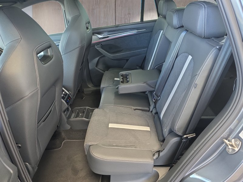 Skoda Kodiaq Sportline 1,5TSI aAHK/7-Sitzer/Pano/Matrix/Navi — photo 13