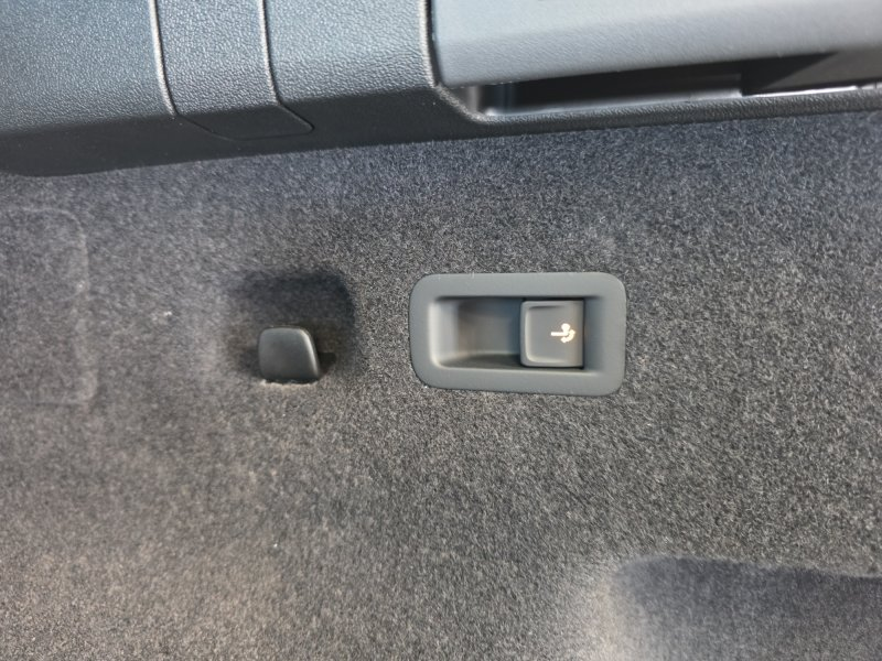 Skoda Kodiaq Sportline 1,5TSI aAHK/7-Sitzer/Pano/Matrix/Navi — photo 19