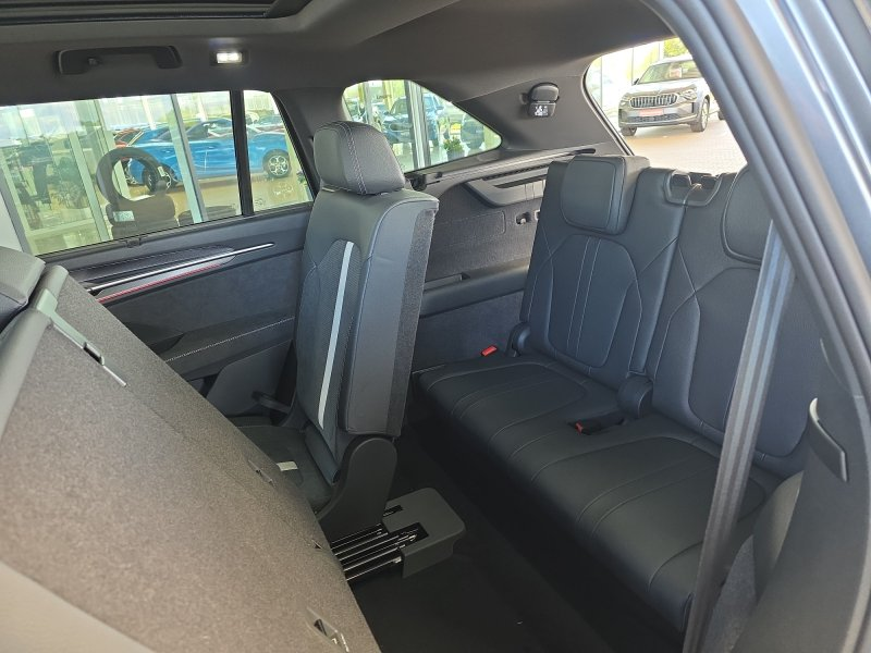 Skoda Kodiaq Sportline 1,5TSI aAHK/7-Sitzer/Pano/Matrix/Navi — photo 18