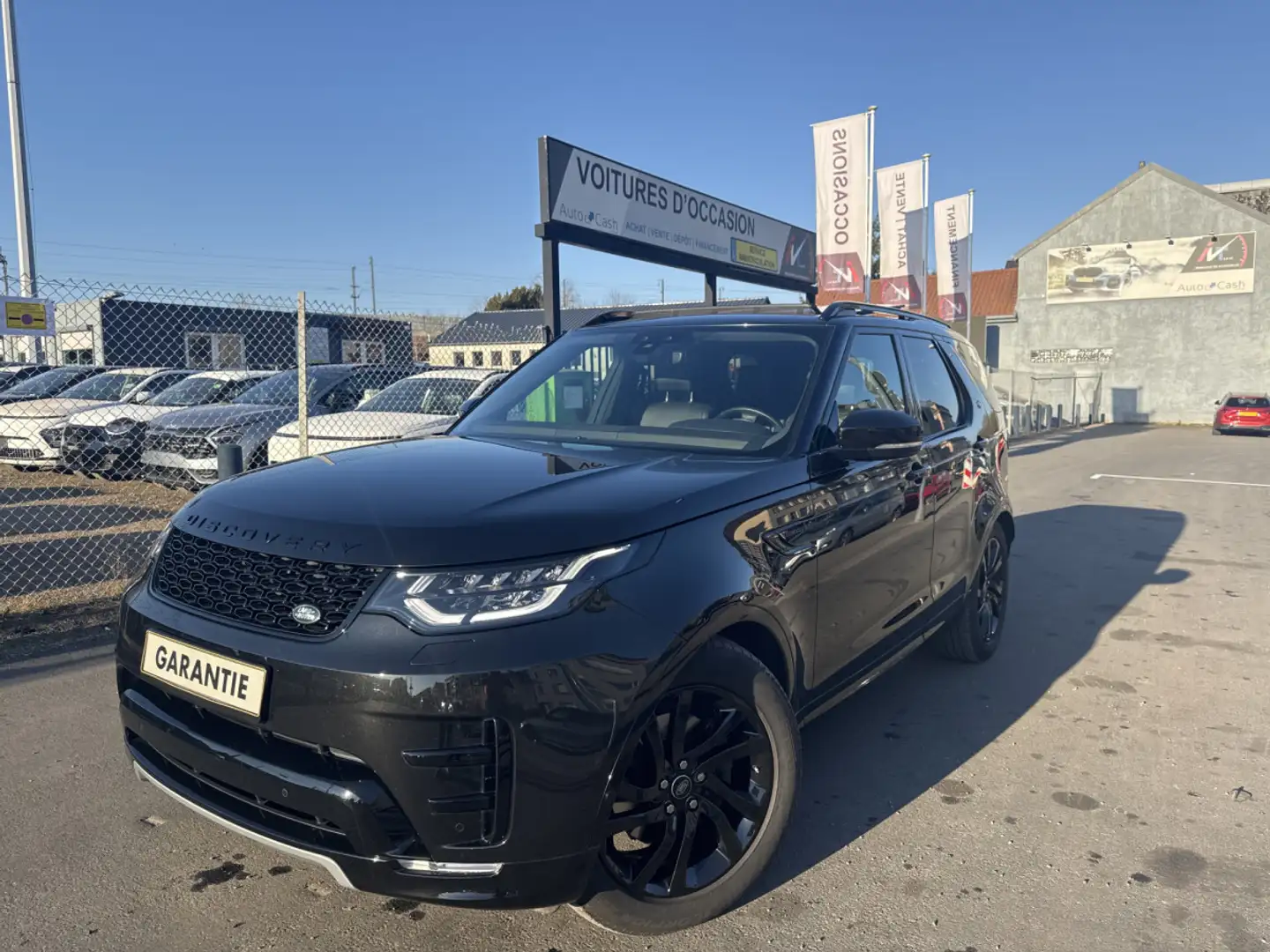 Land Rover Discovery D240 R-Dynamic Landmark 7 Places Noir - 1