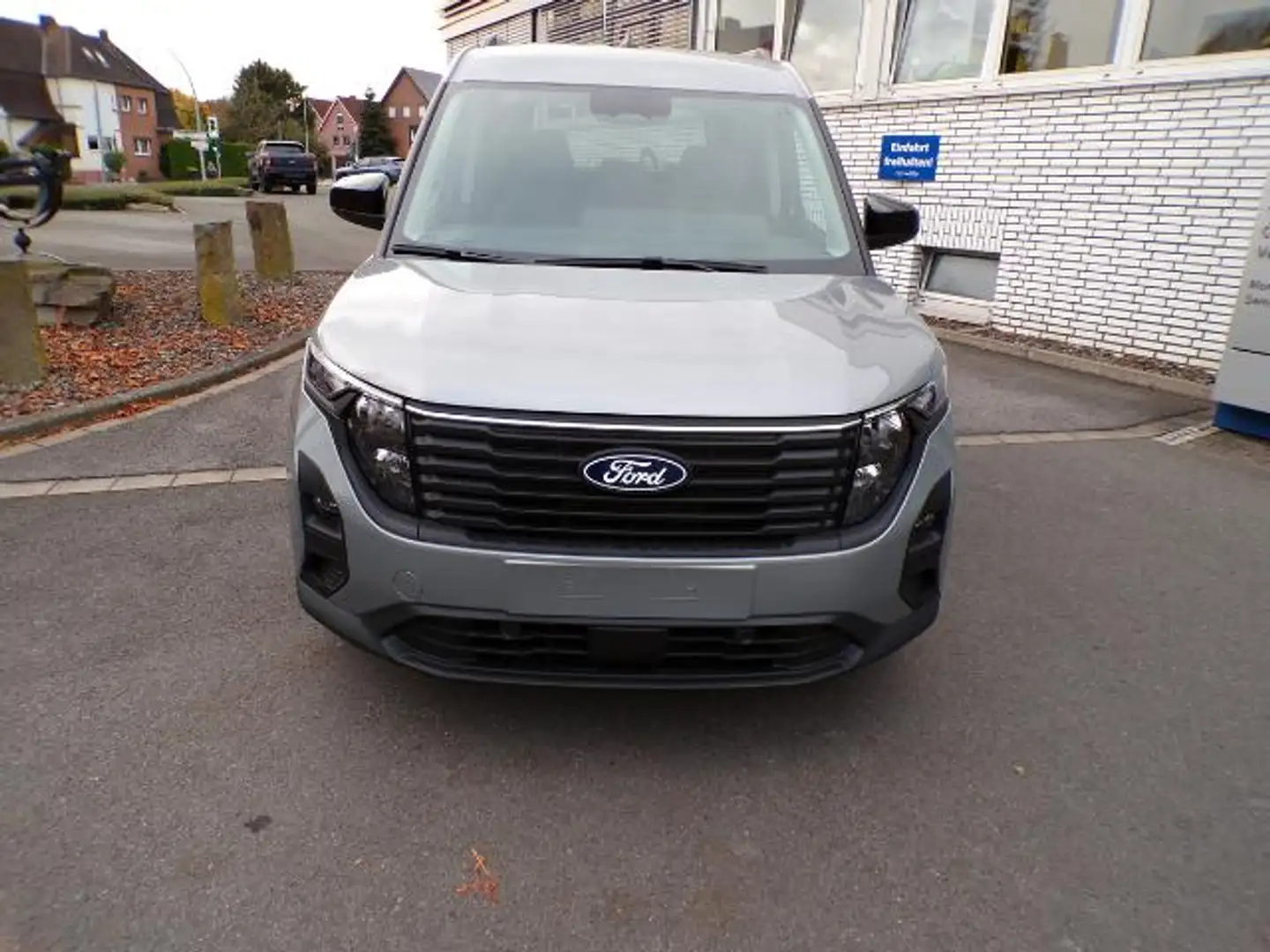 Ford Tourneo Courier Titanium Winterpaket / 5 Jahre FGS Argento - 2