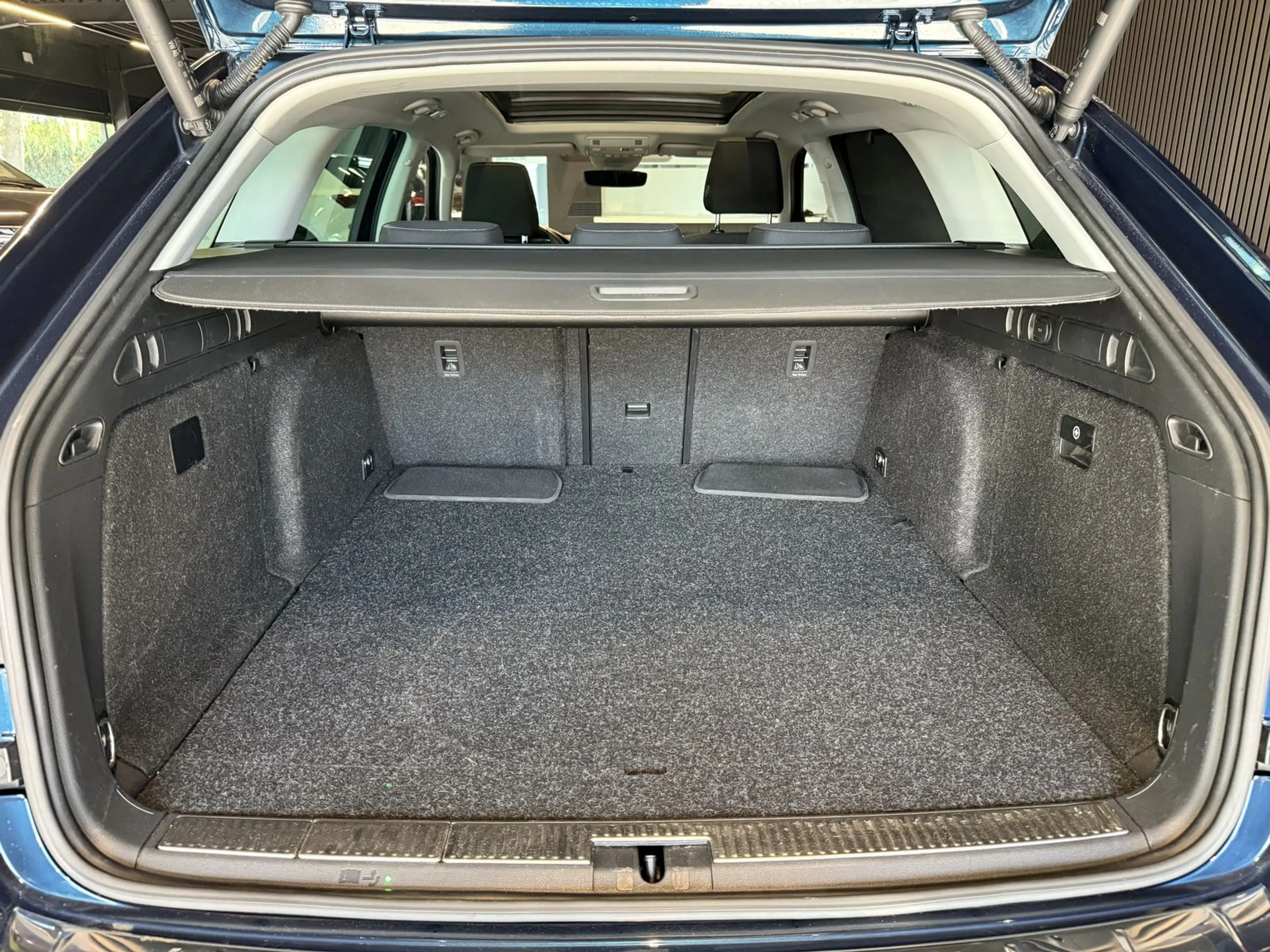 Skoda Superb Ambition iV AHK/Pano/DCC/ACC/Kamera/Navi — photo 11