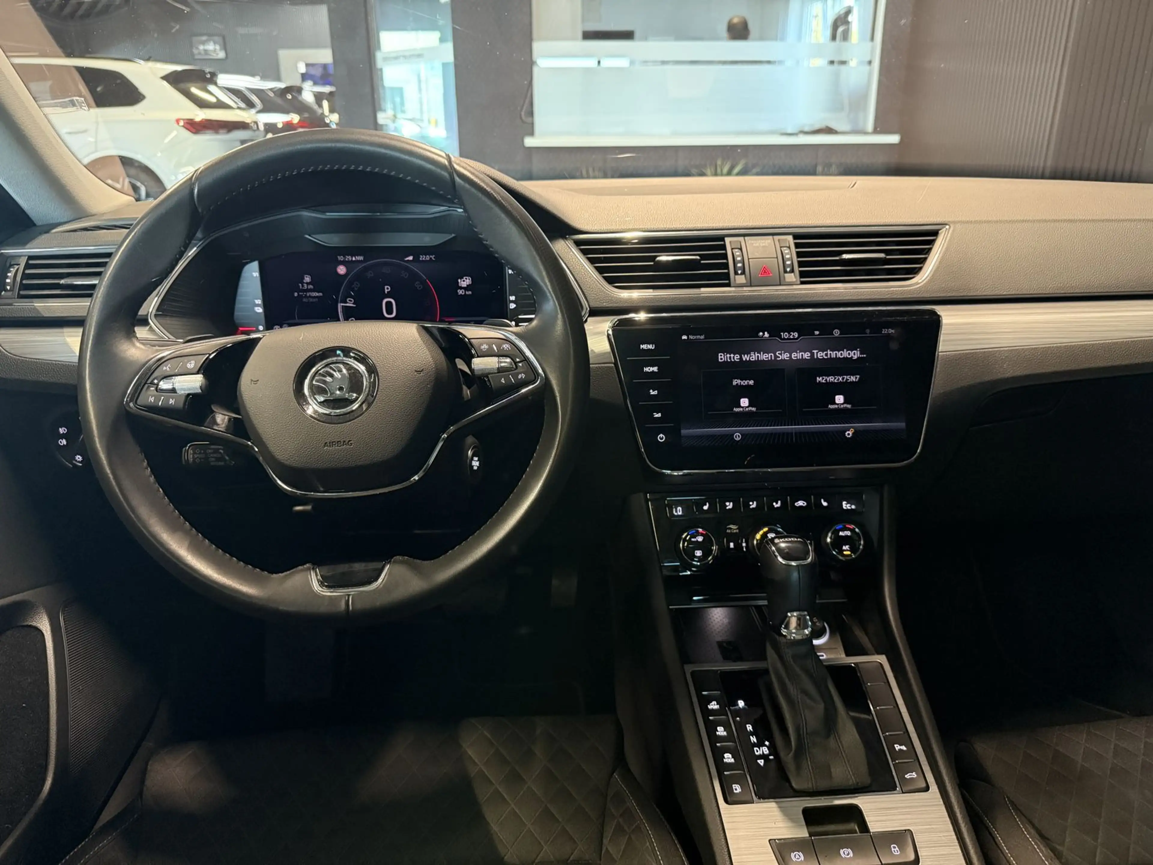 Skoda Superb Ambition iV AHK/Pano/DCC/ACC/Kamera/Navi — photo 12