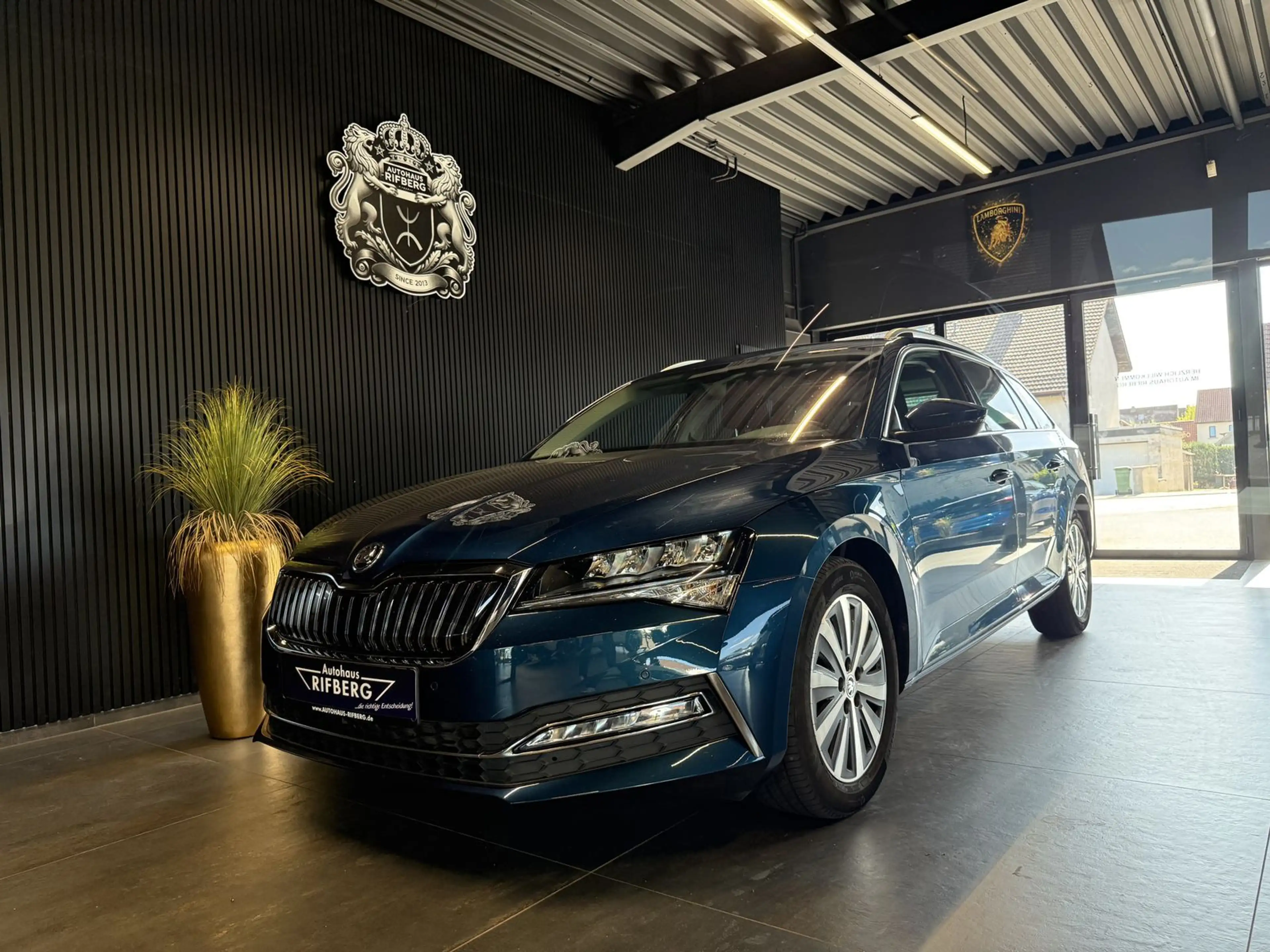 Skoda Superb Ambition iV AHK/Pano/DCC/ACC/Kamera/Navi
