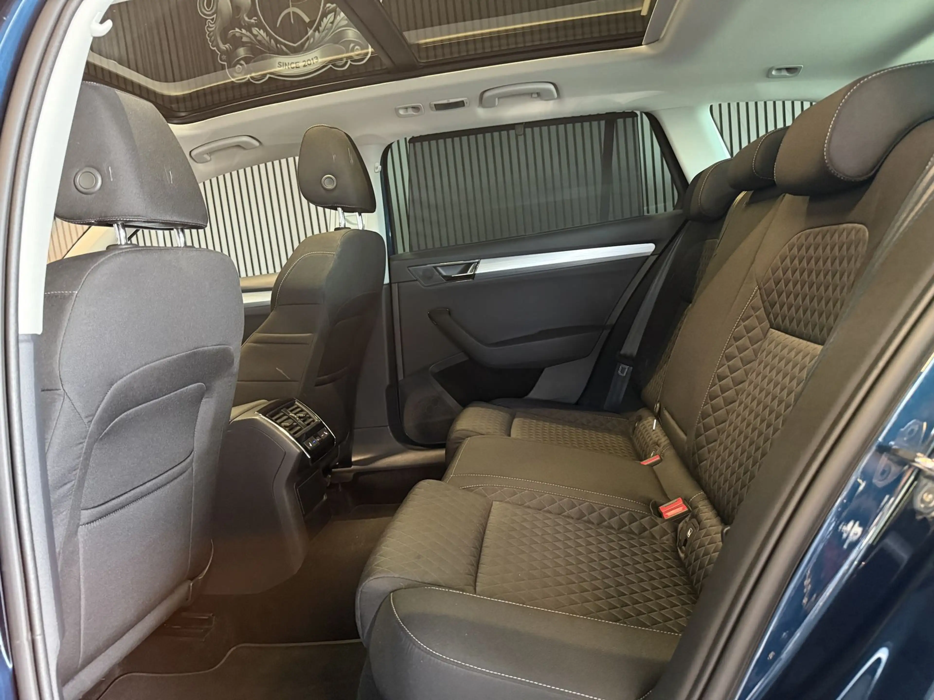 Skoda Superb Ambition iV AHK/Pano/DCC/ACC/Kamera/Navi — photo 10