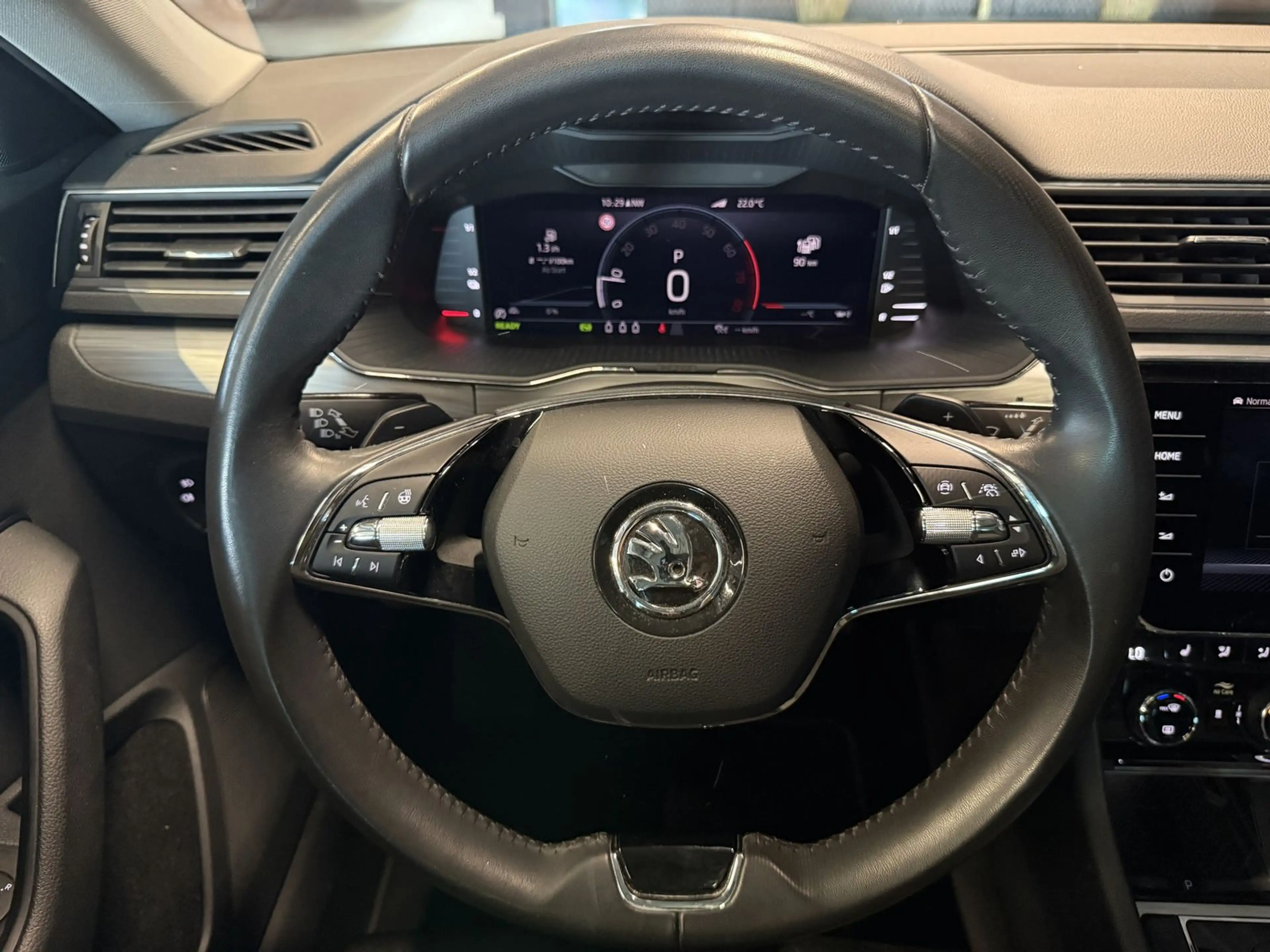 Skoda Superb Ambition iV AHK/Pano/DCC/ACC/Kamera/Navi — photo 13