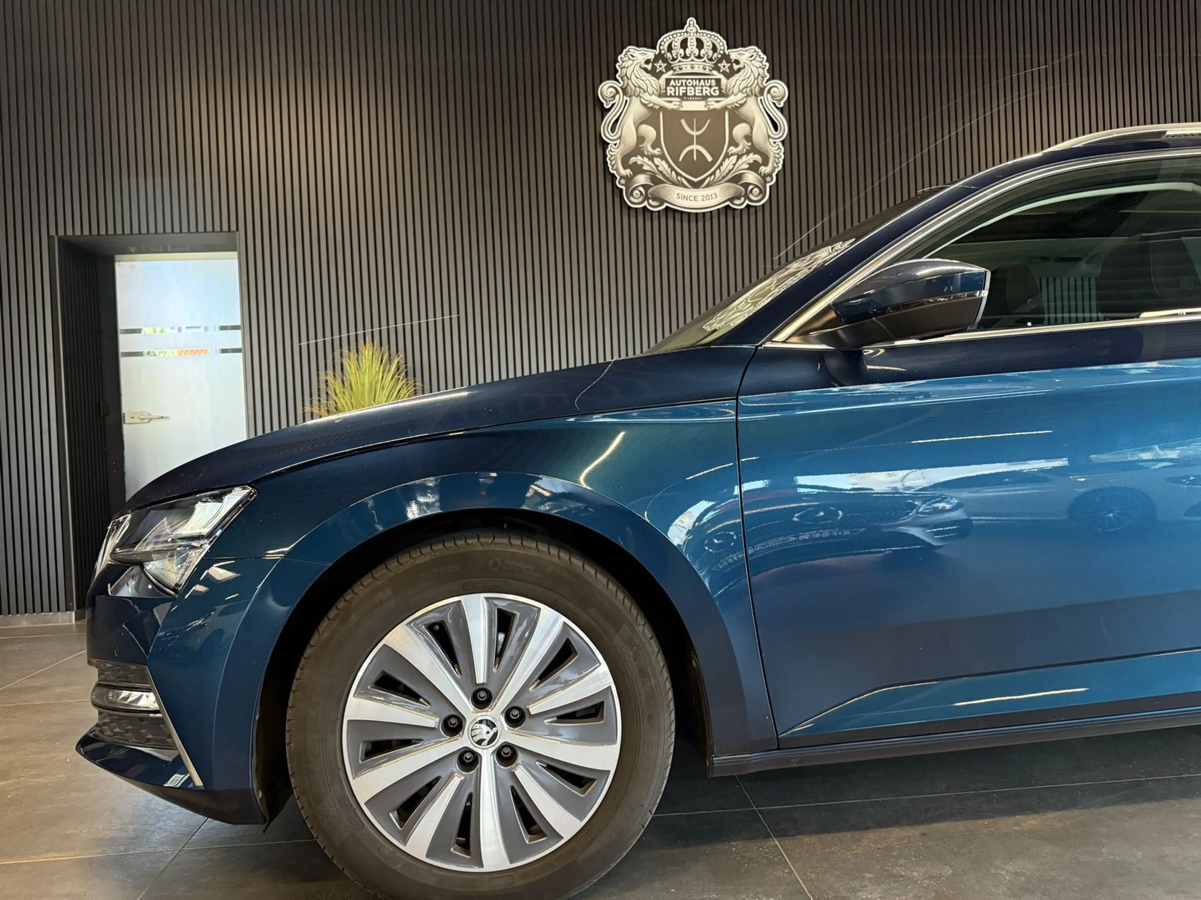 Skoda Superb Ambition iV AHK/Pano/DCC/ACC/Kamera/Navi — photo 7