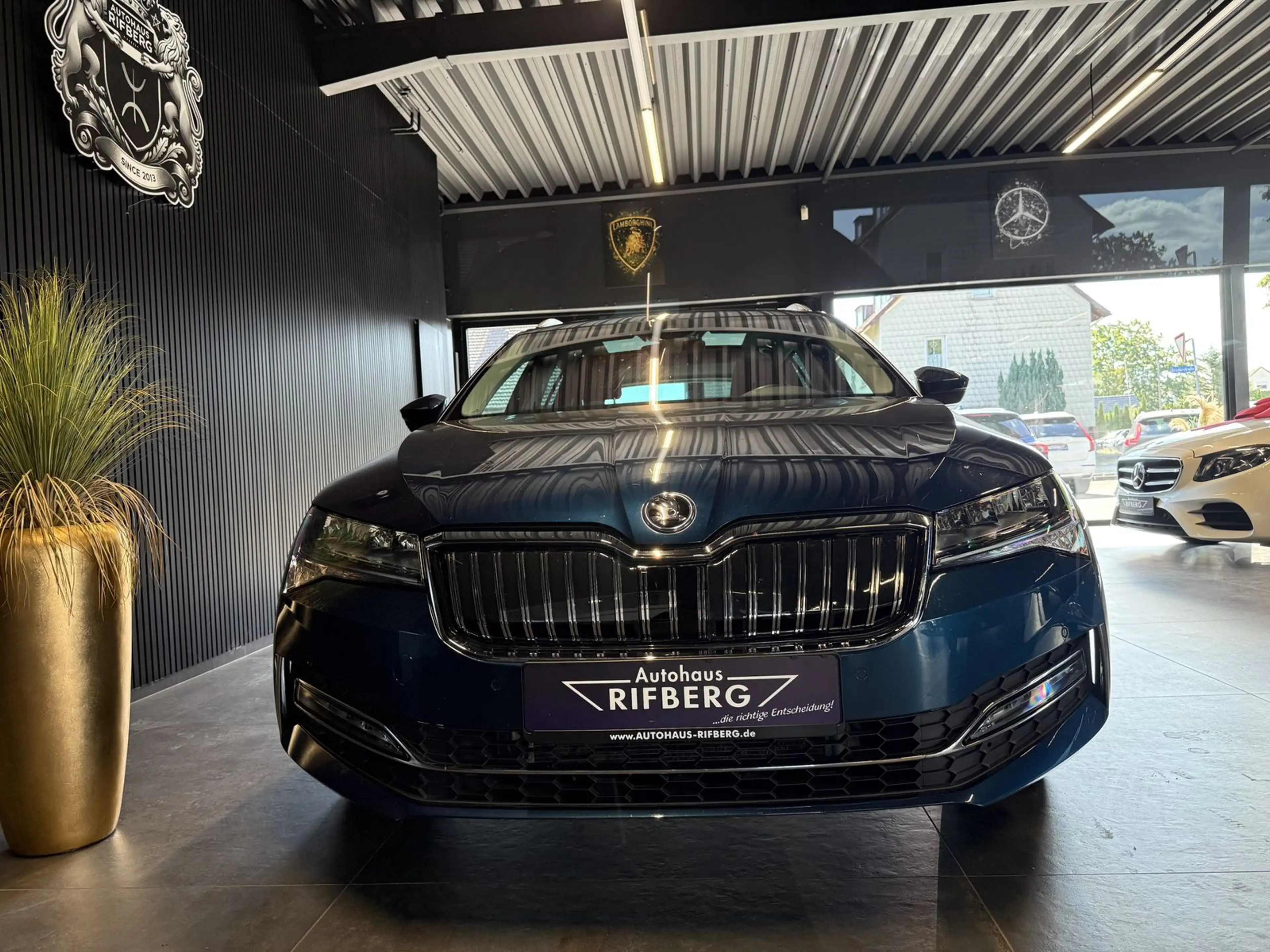 Skoda Superb Ambition iV AHK/Pano/DCC/ACC/Kamera/Navi — photo 2