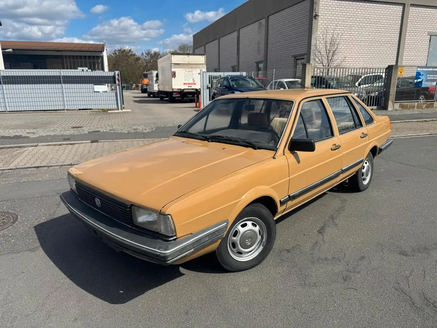 Volkswagen Santana 1.6 OLDTIMER Beige - 1