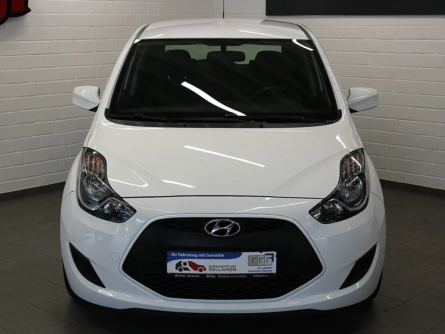 Hyundai iX20 Style 1,6 Ltr. Shzg Klima Lenkradhzg RDC PDC BT Weiß - 2