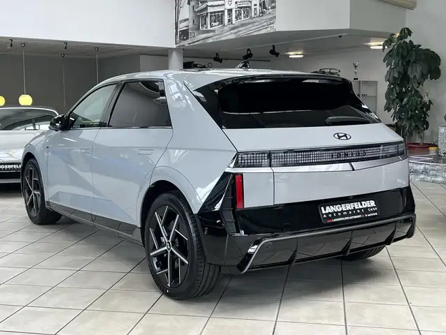 Hyundai Ioniq 5 view 4