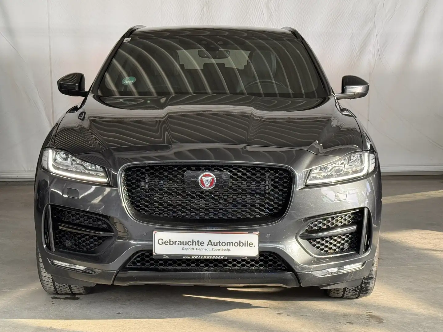 Jaguar F-Pace 30d R-Sport AWD / AHK / Kommission Grau - 2