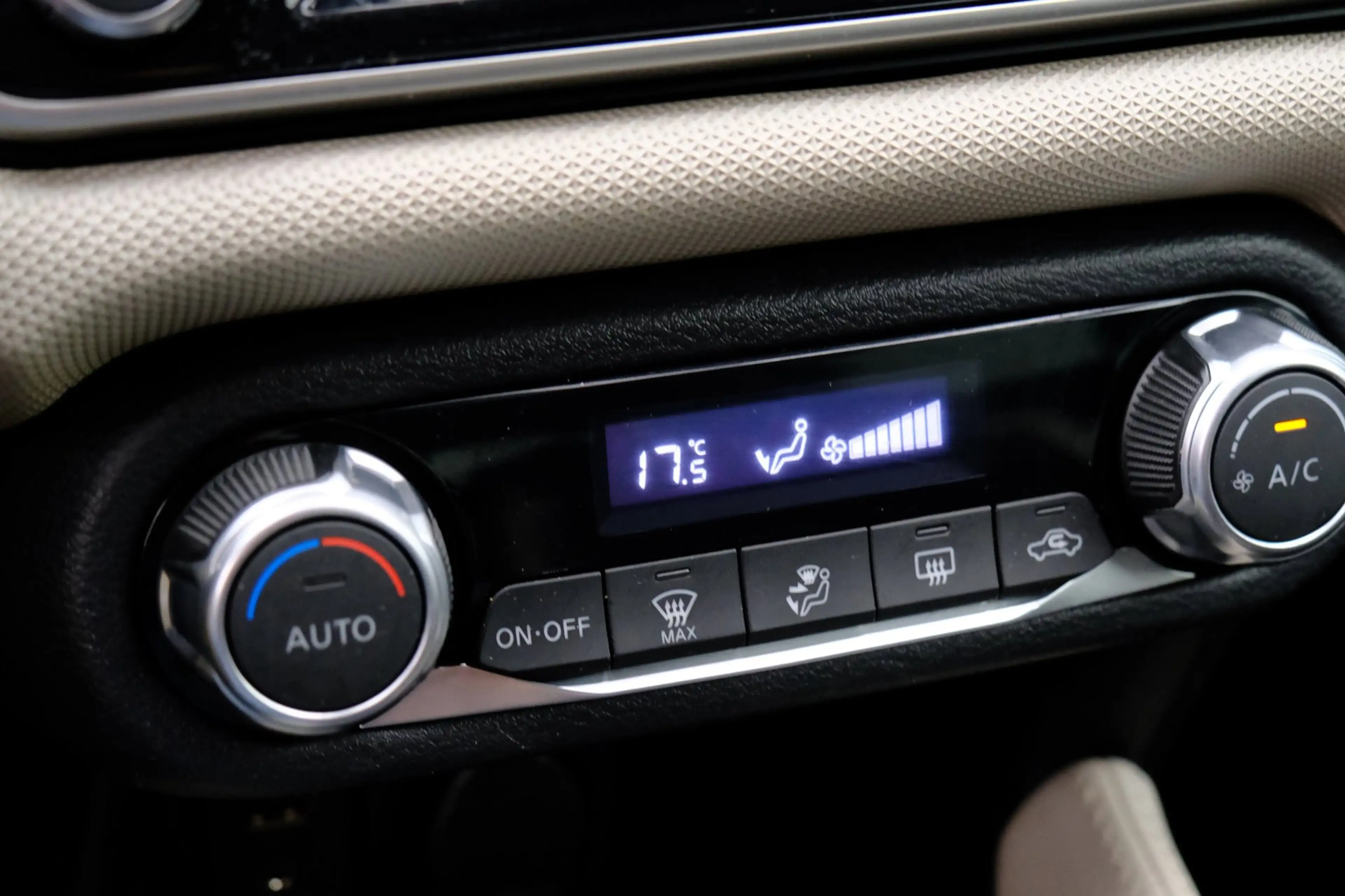 Nissan Micra 0.9 IG-T N-Connecta Navi|Cam|Clima|LMV — photo 12