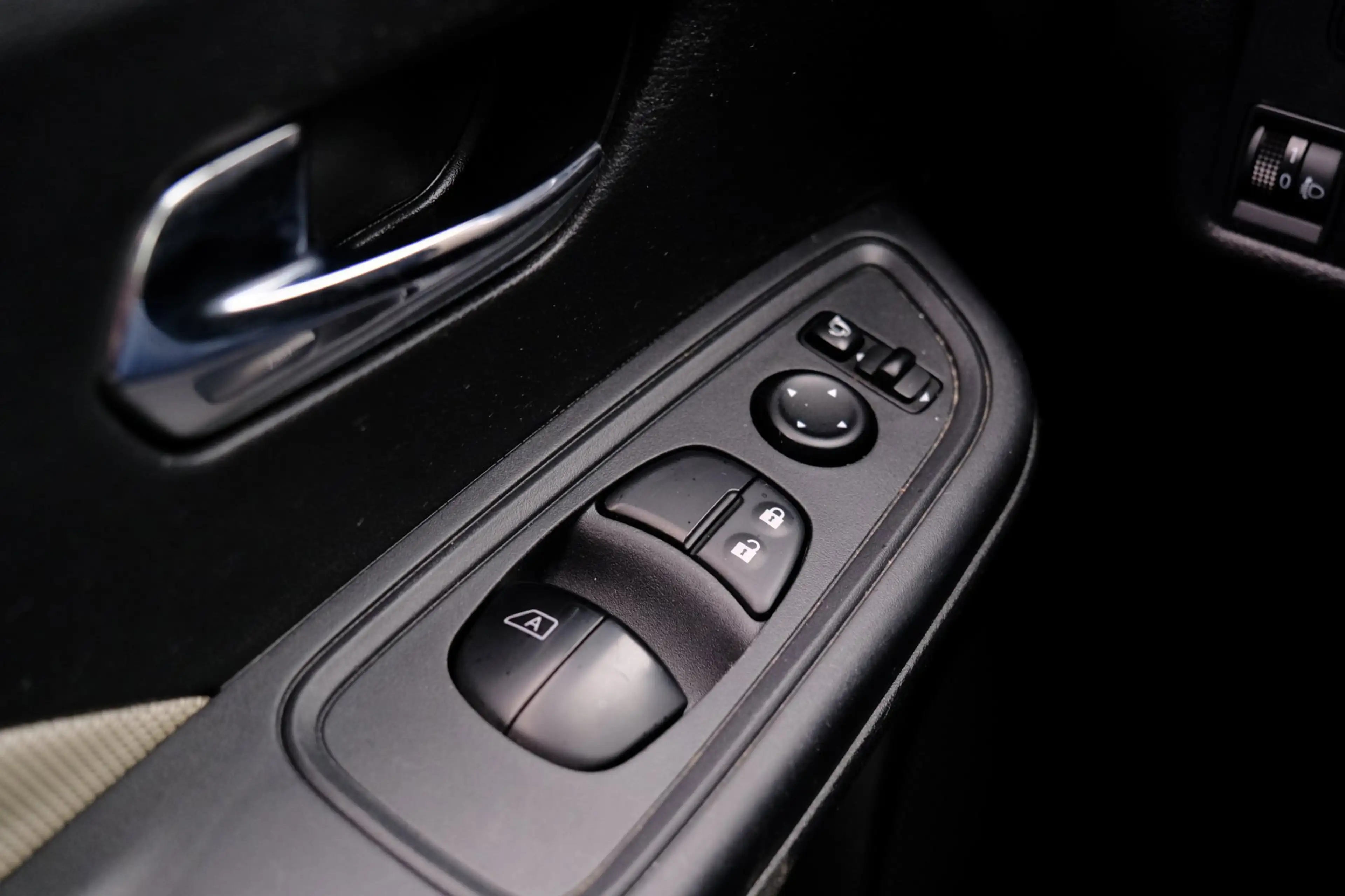 Nissan Micra 0.9 IG-T N-Connecta Navi|Cam|Clima|LMV — photo 18