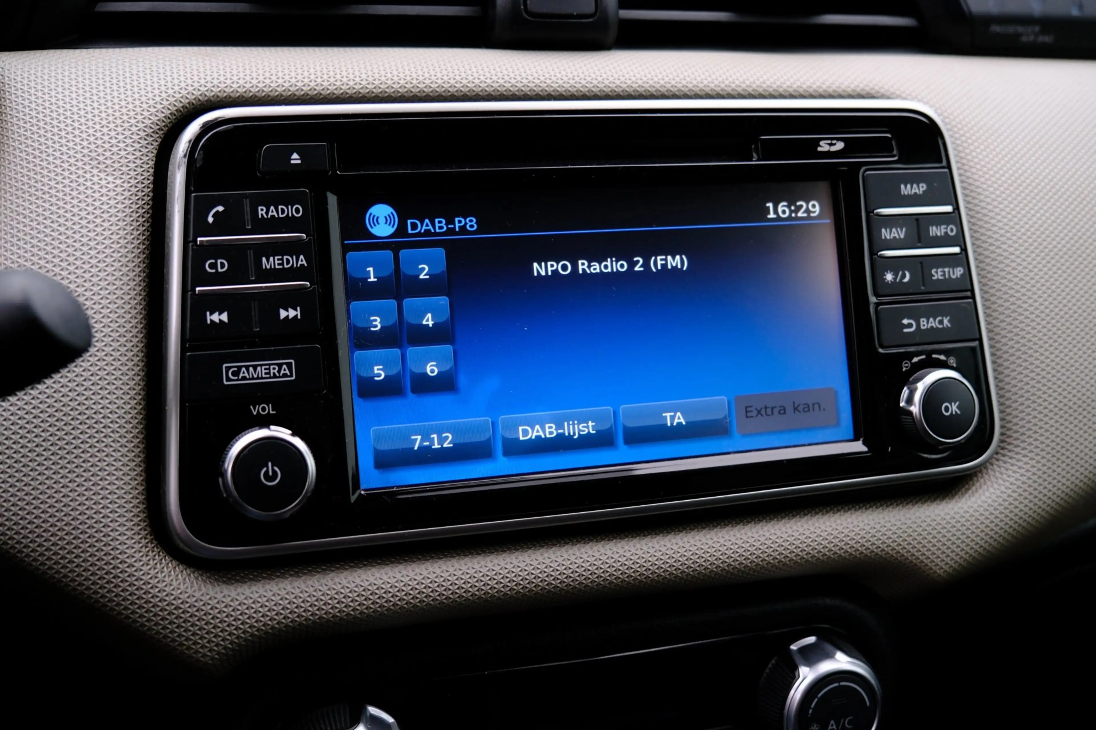 Nissan Micra 0.9 IG-T N-Connecta Navi|Cam|Clima|LMV — photo 15