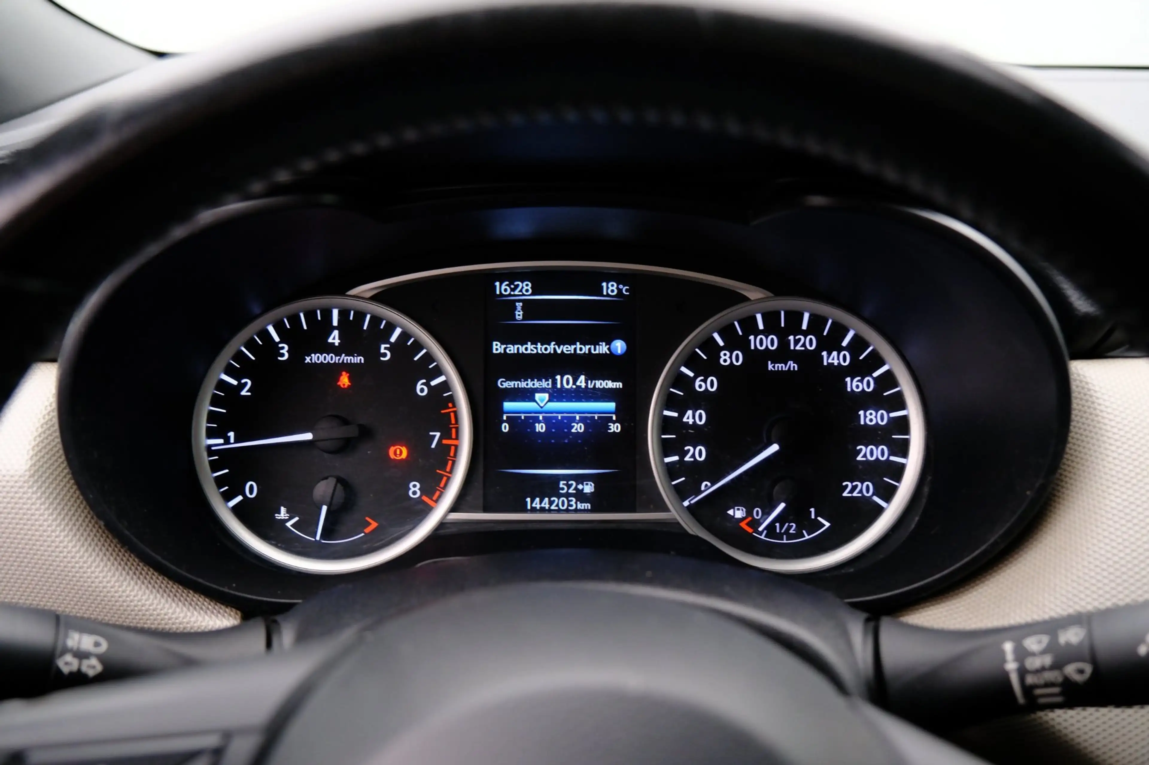 Nissan Micra 0.9 IG-T N-Connecta Navi|Cam|Clima|LMV — photo 6