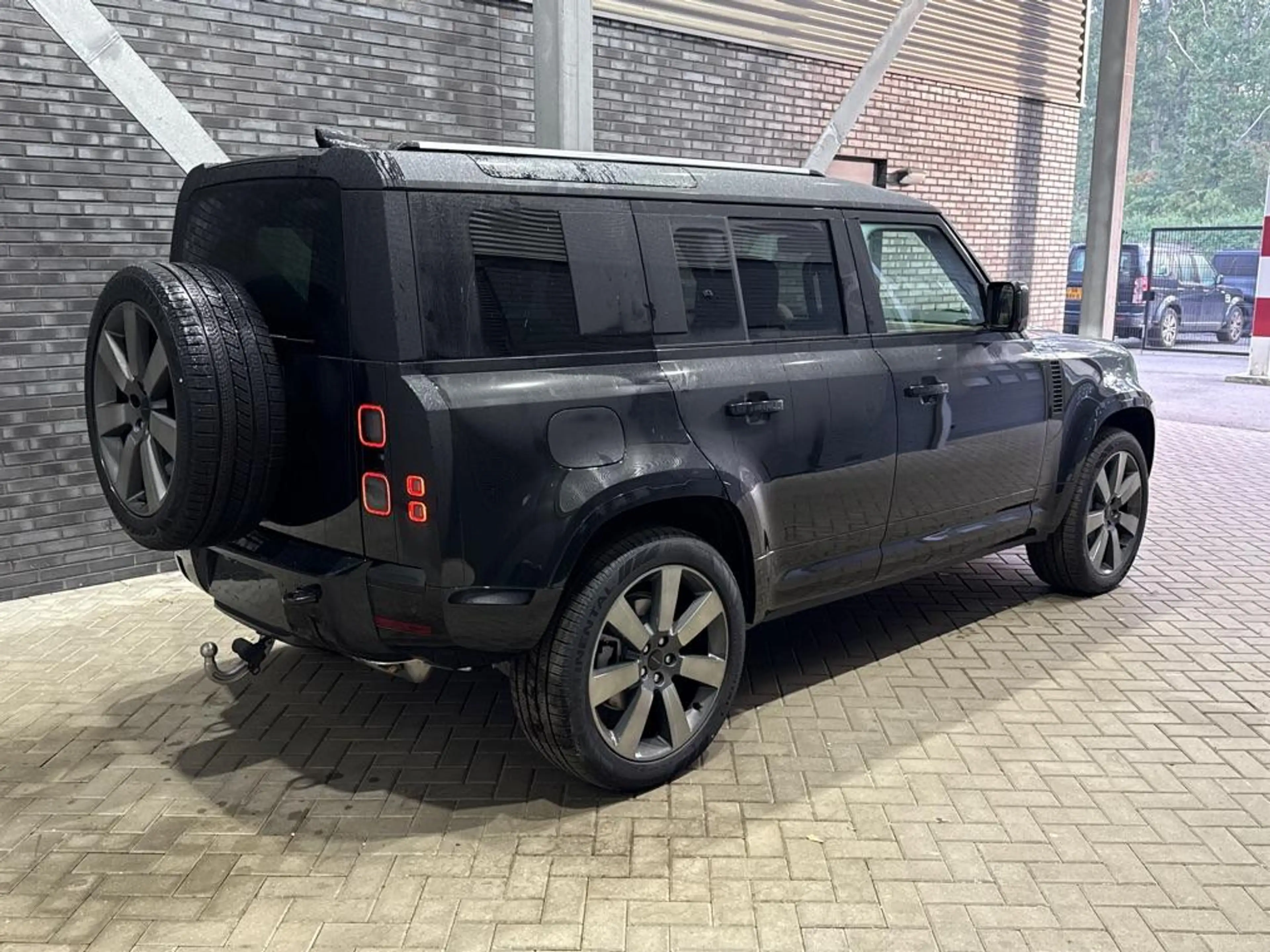 Land Rover Defender 110 P300e X-Dynamic HSE | FACELIFT | 22 Inch | Cle — photo 2