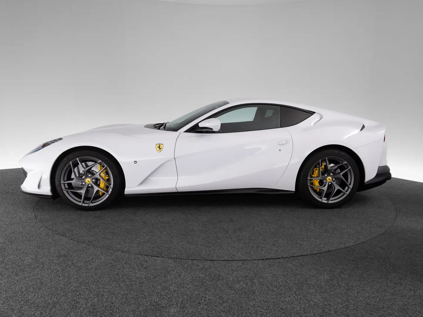 Ferrari 812 Superfast FERRARI SINGEN Bianco - 2