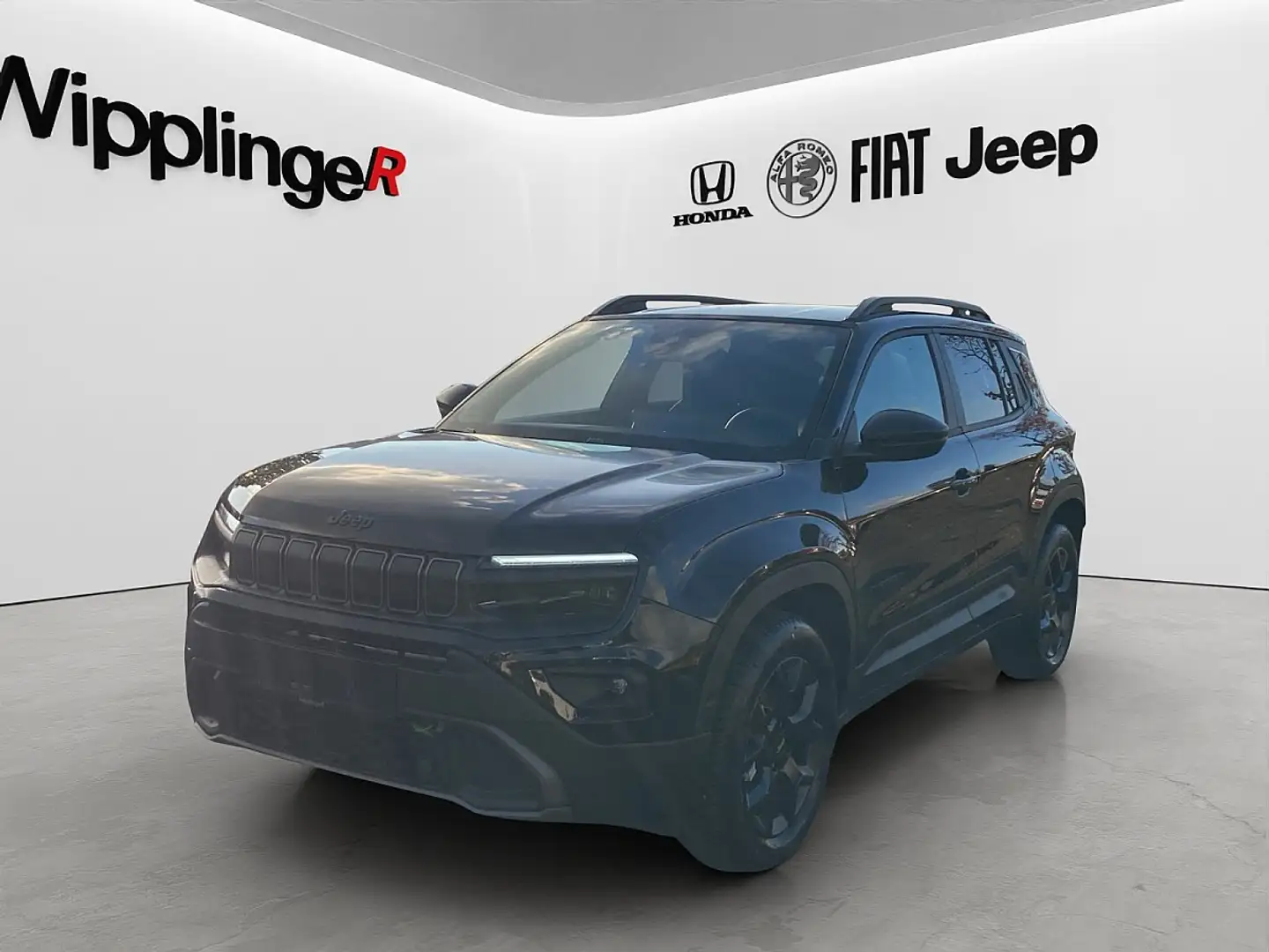 Jeep Avenger 1.2 T3 e-Hybrid 4xe Overland e-DCT6 Schwarz - 1