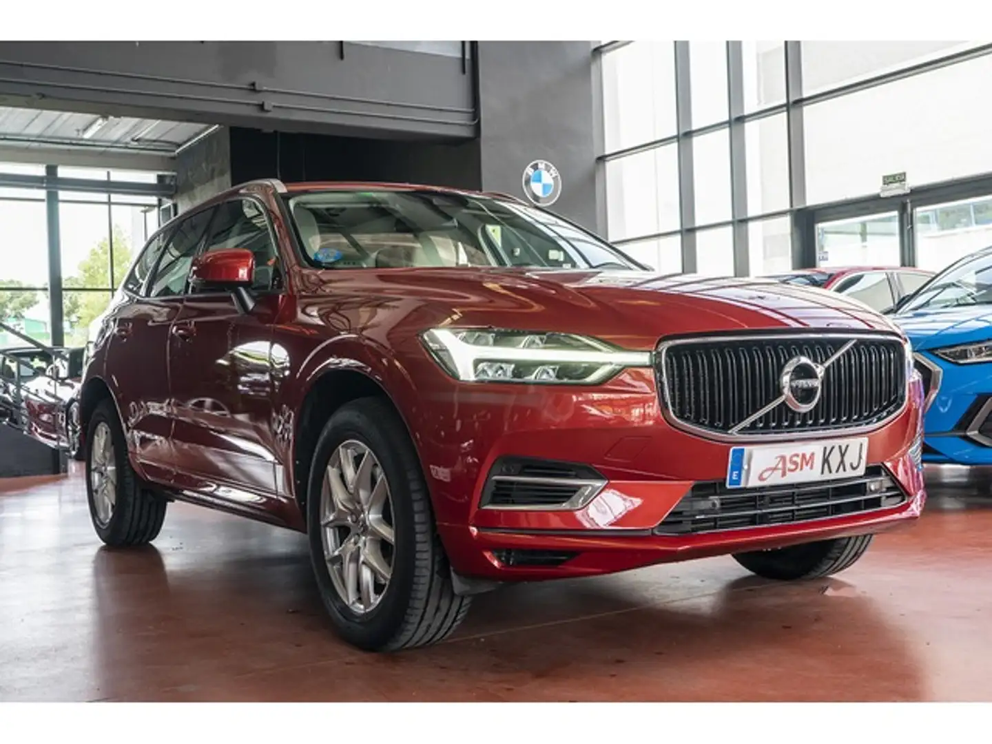 Volvo XC60 T8 Twin Momentum Rojo - 2