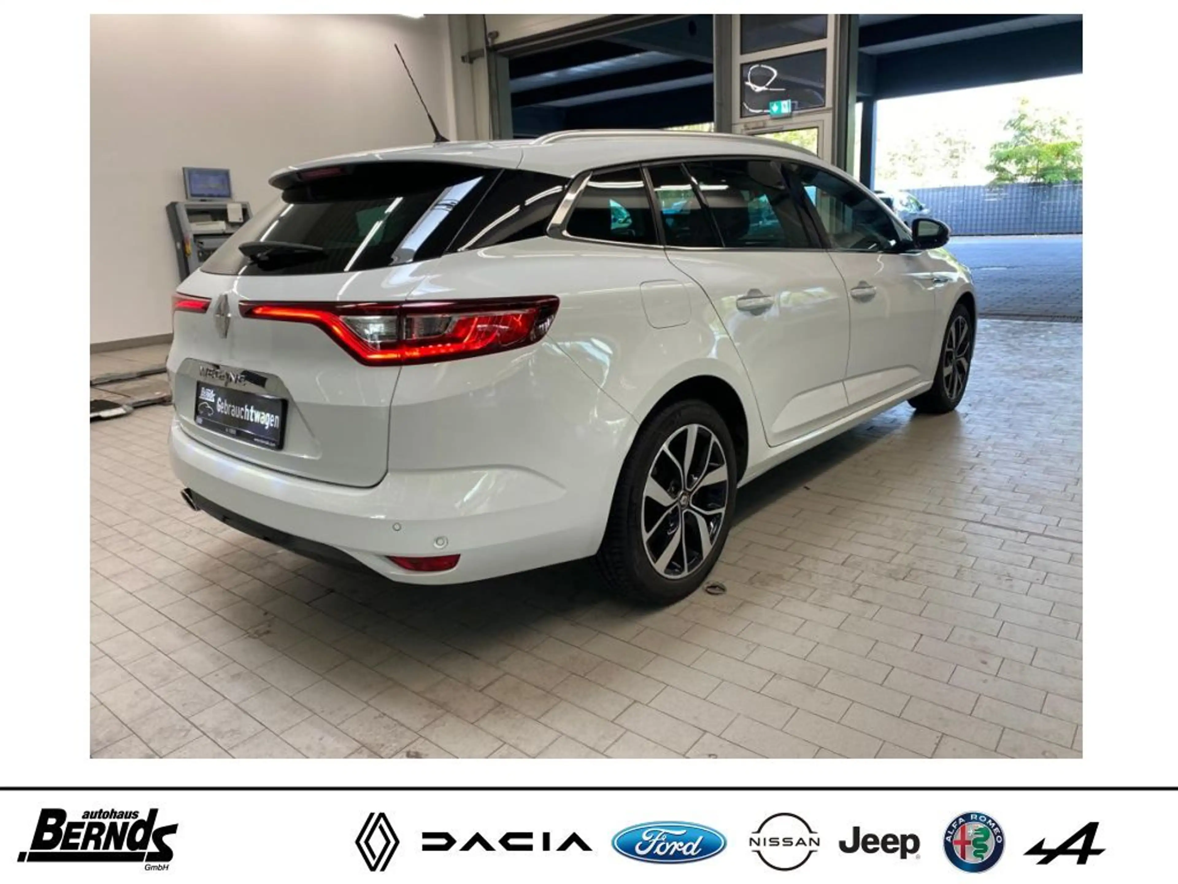 Renault Megane Grandtour TCe 140 GPF BOSE EDITION Easy-Parking — photo 5