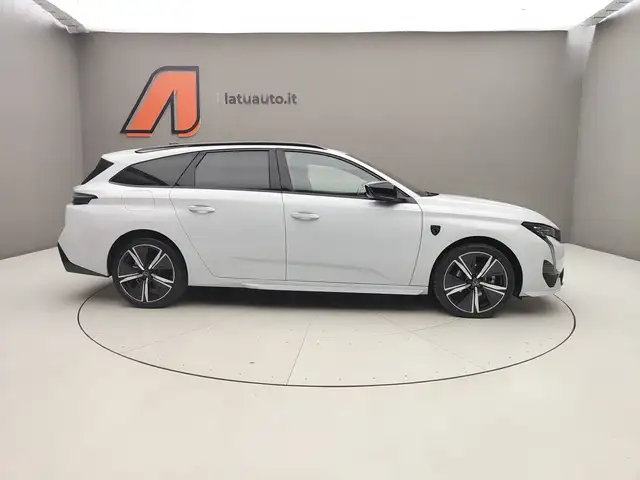 Peugeot 308 view 8