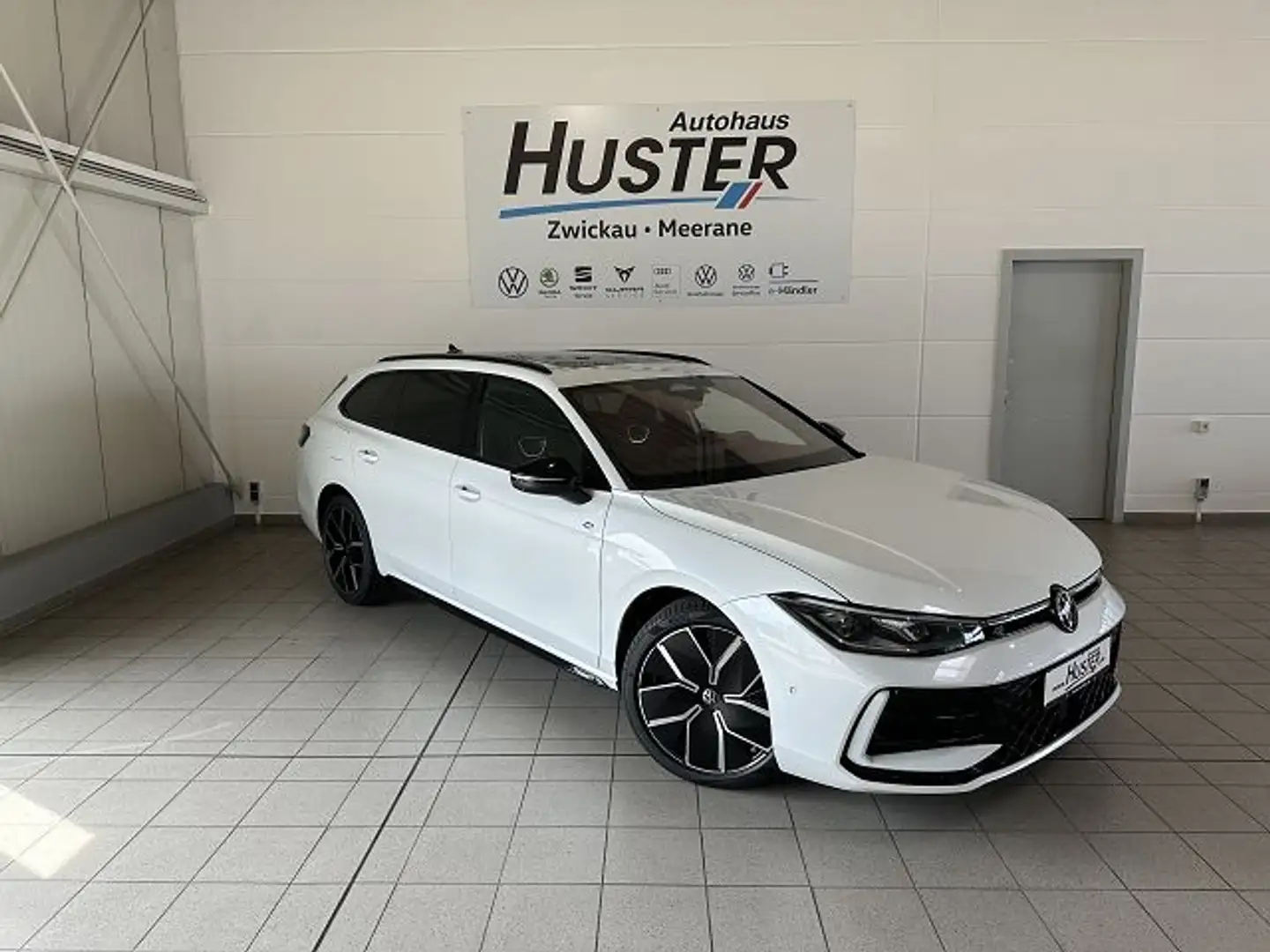 Volkswagen Passat Variant R-Line "Black Style" 2.0 TDI DSG *AHK,STHZ,Panora Blanc - 2