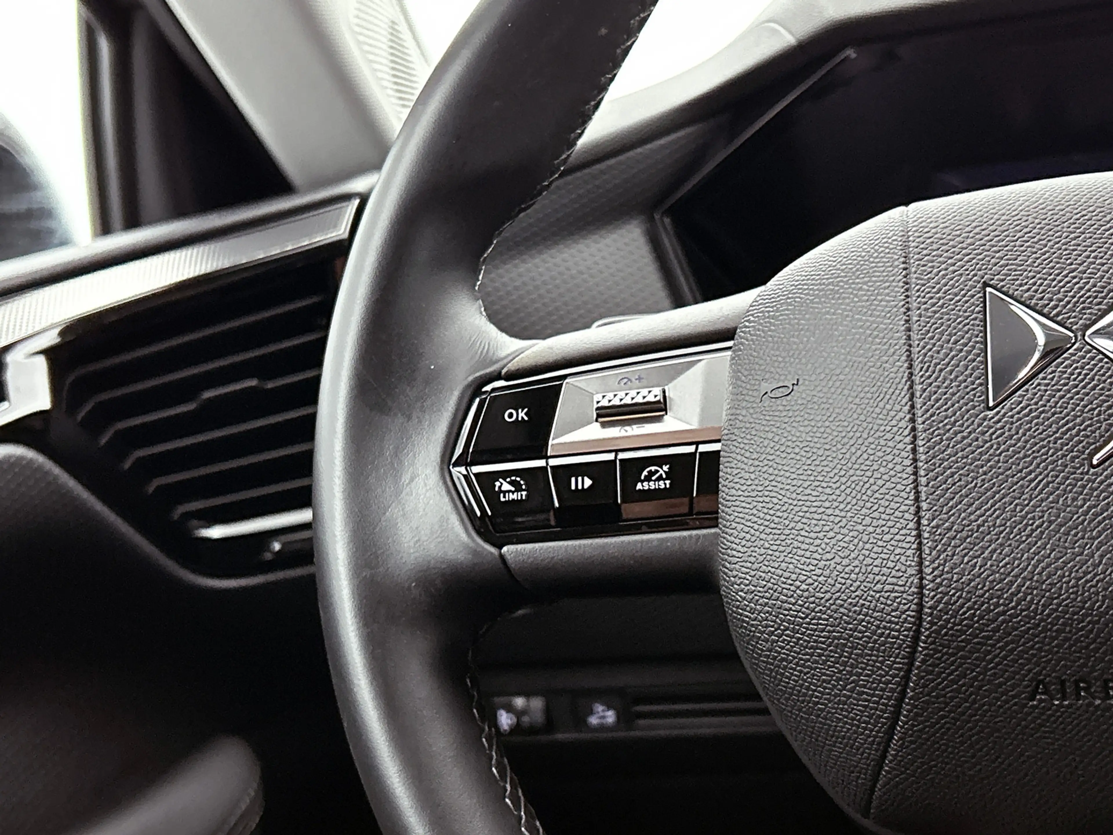 DS Automobiles DS 4 1.2 PureTech Bastille — photo 6