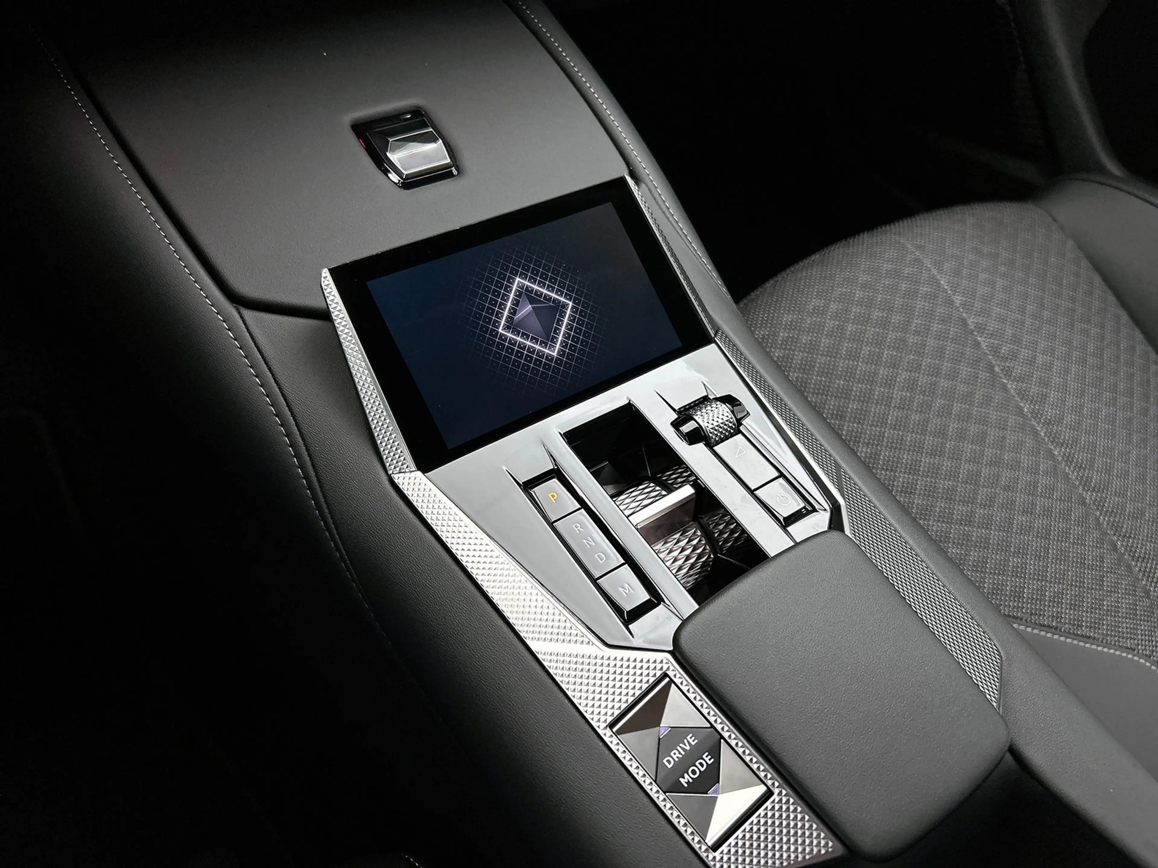DS Automobiles DS 4 1.2 PureTech Bastille — photo 9